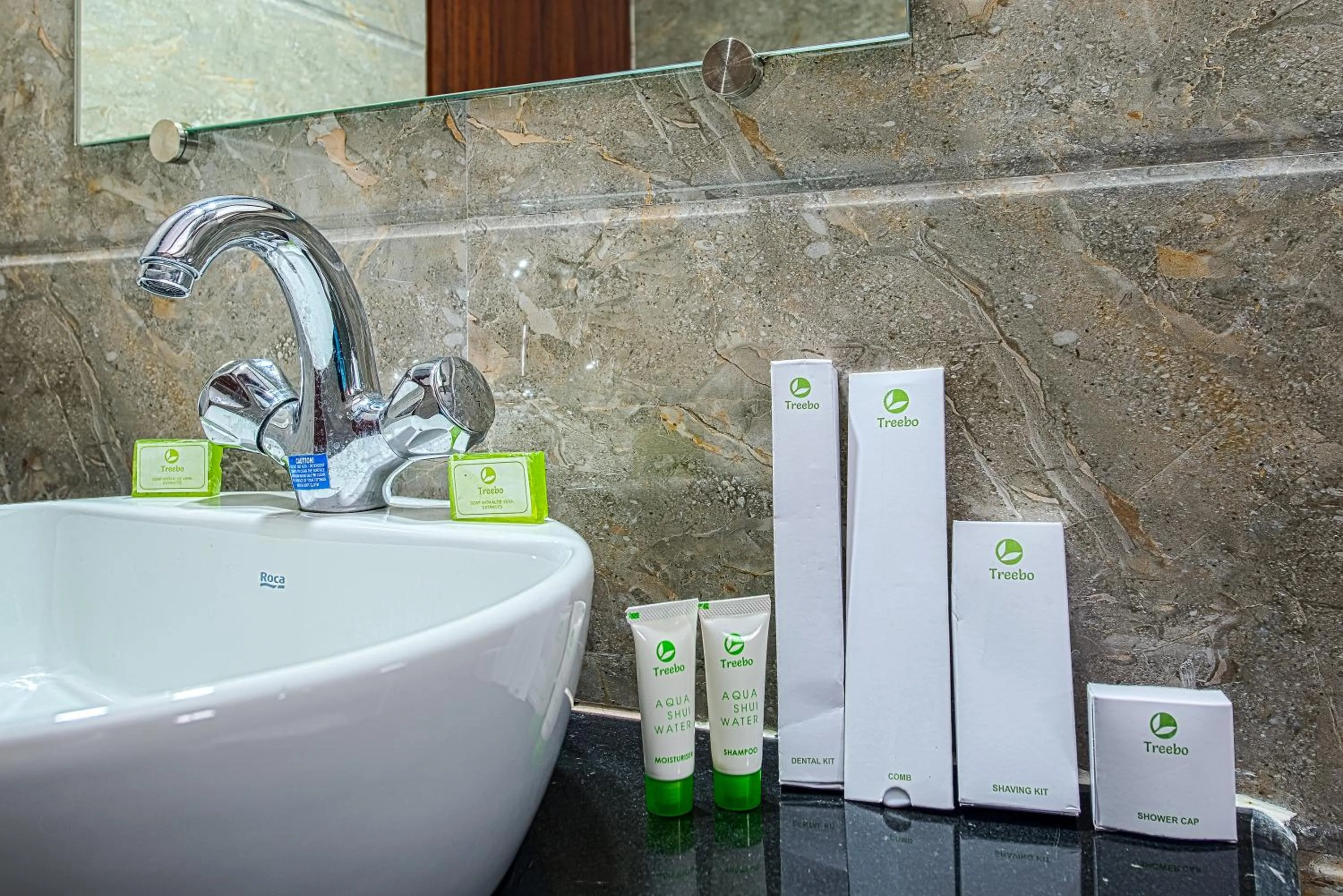 Bathroom in Treebo Globe International, Near Kalighat Mandir