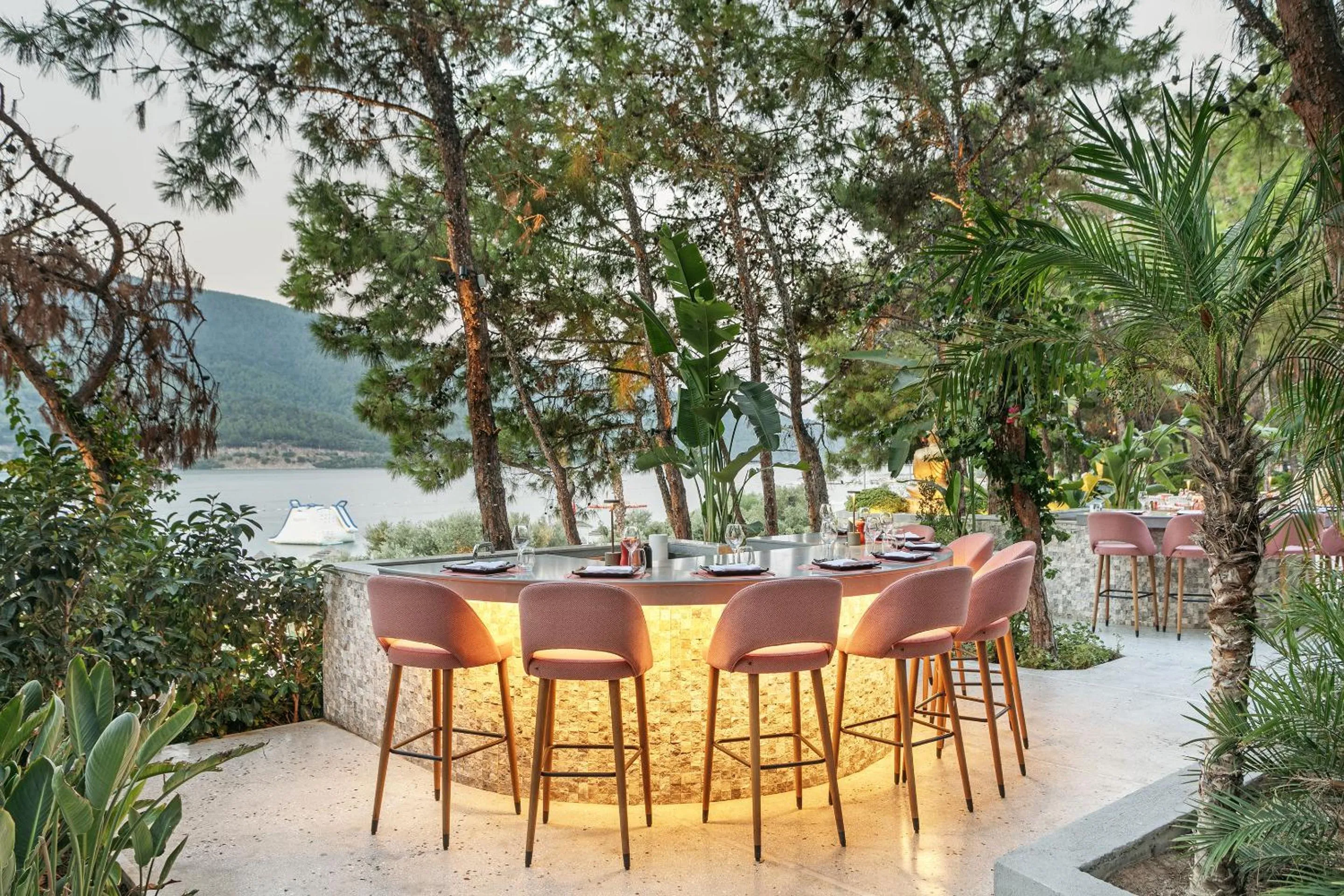 Lounge or bar in Titanic Luxury Collection Bodrum