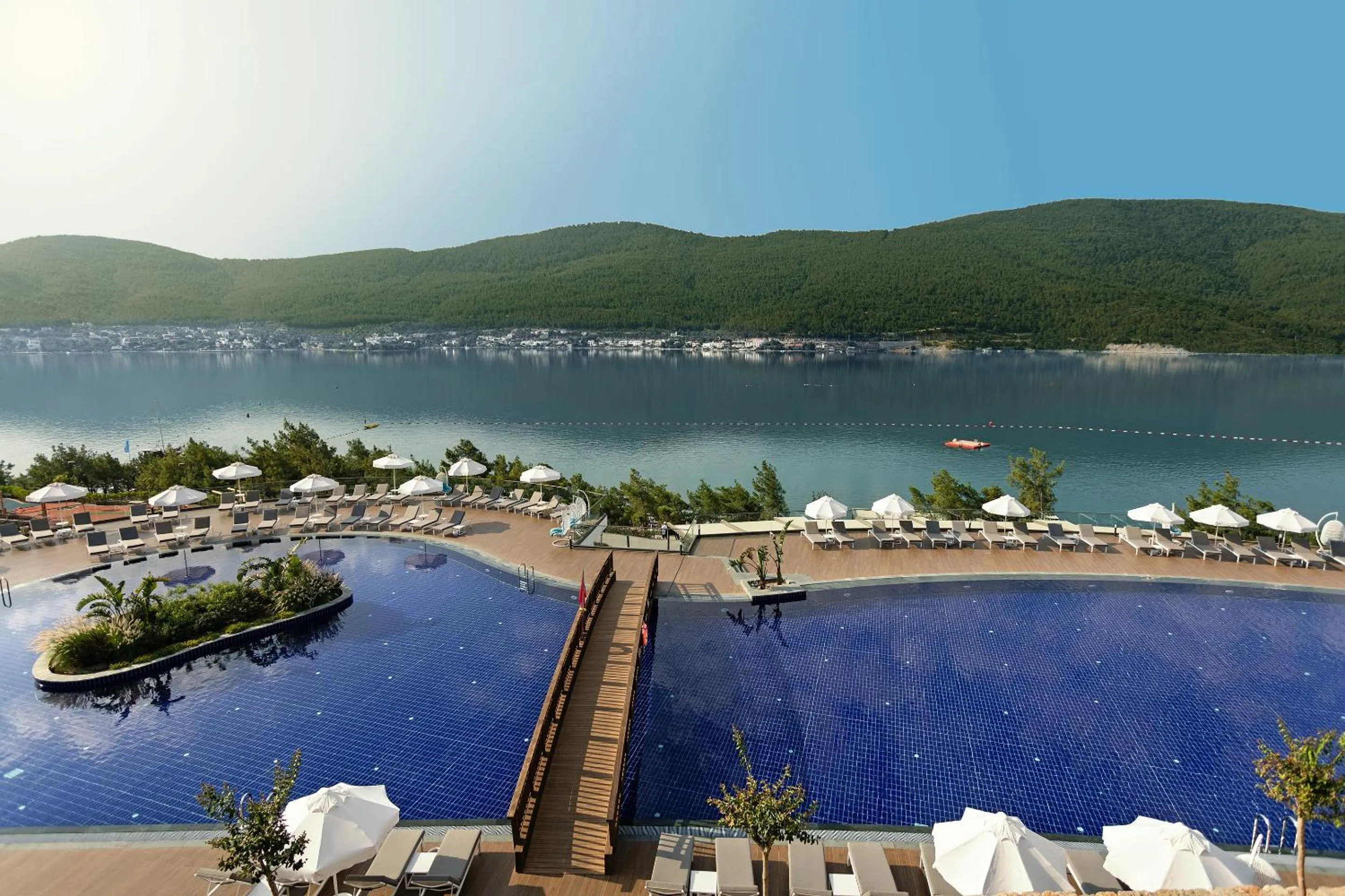 Swimming pool in Titanic Luxury Collection Bodrum
