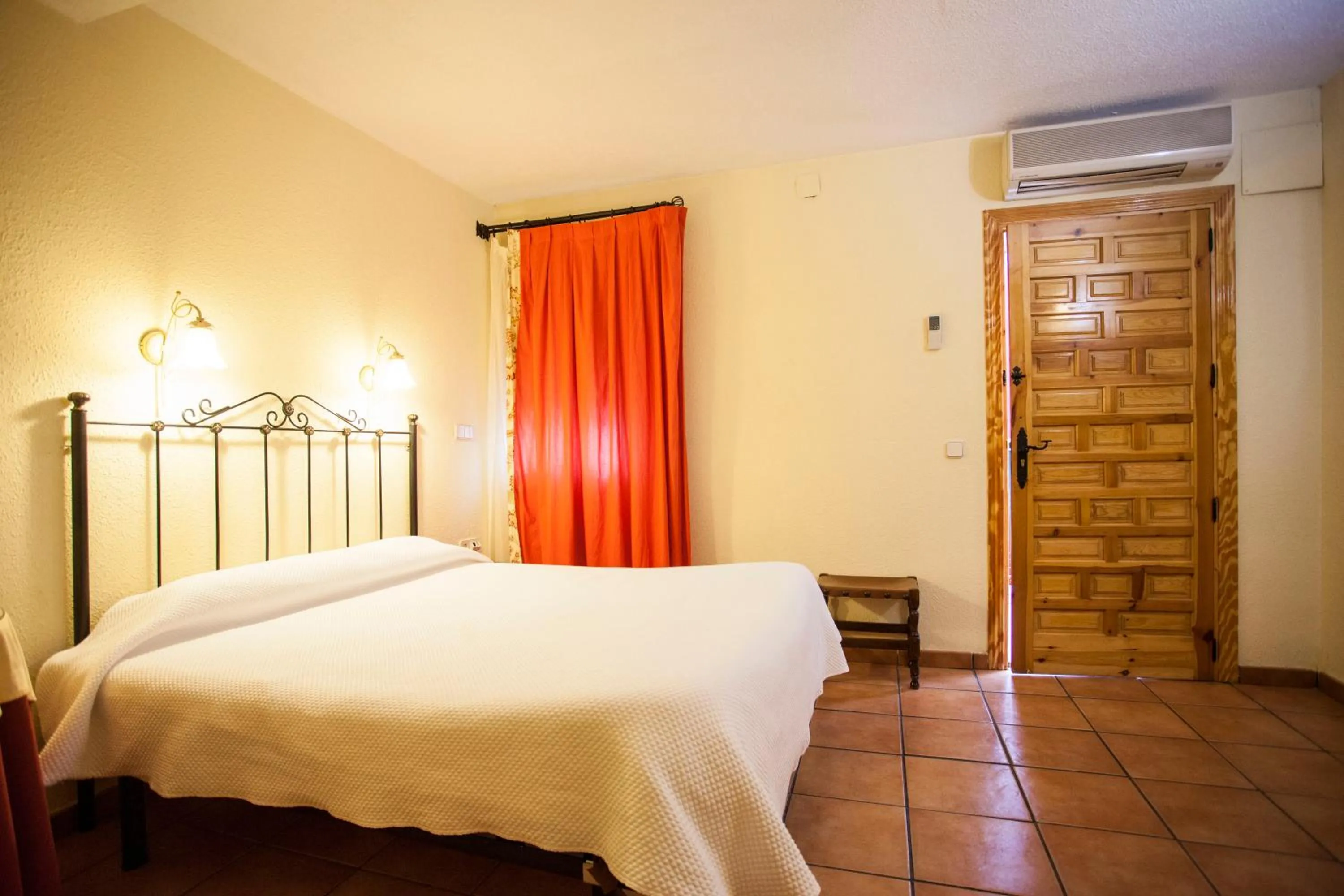 Photo of the whole room, Bed in Hostal Castilla