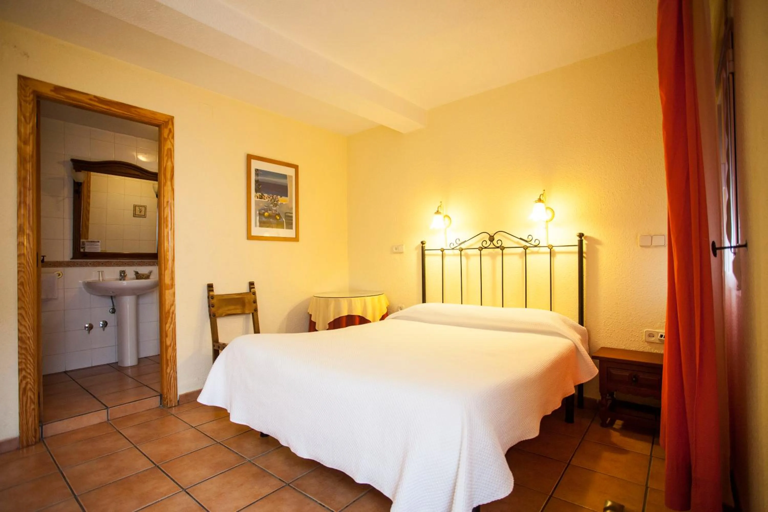 Bed in Hostal Castilla