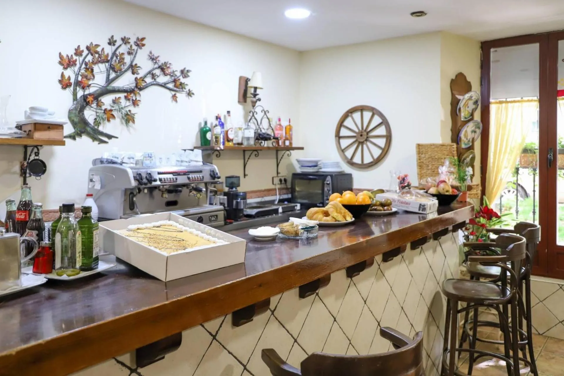 Restaurant/places to eat in Hostal Castilla