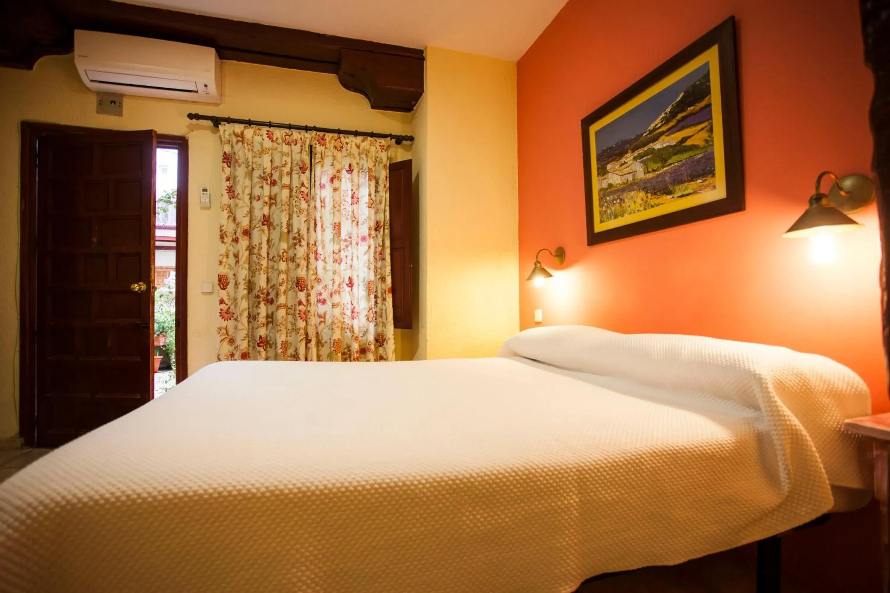 Double Room with Extra Bed in Hostal Castilla Double Room with Extra Bed in Hostal Castilla