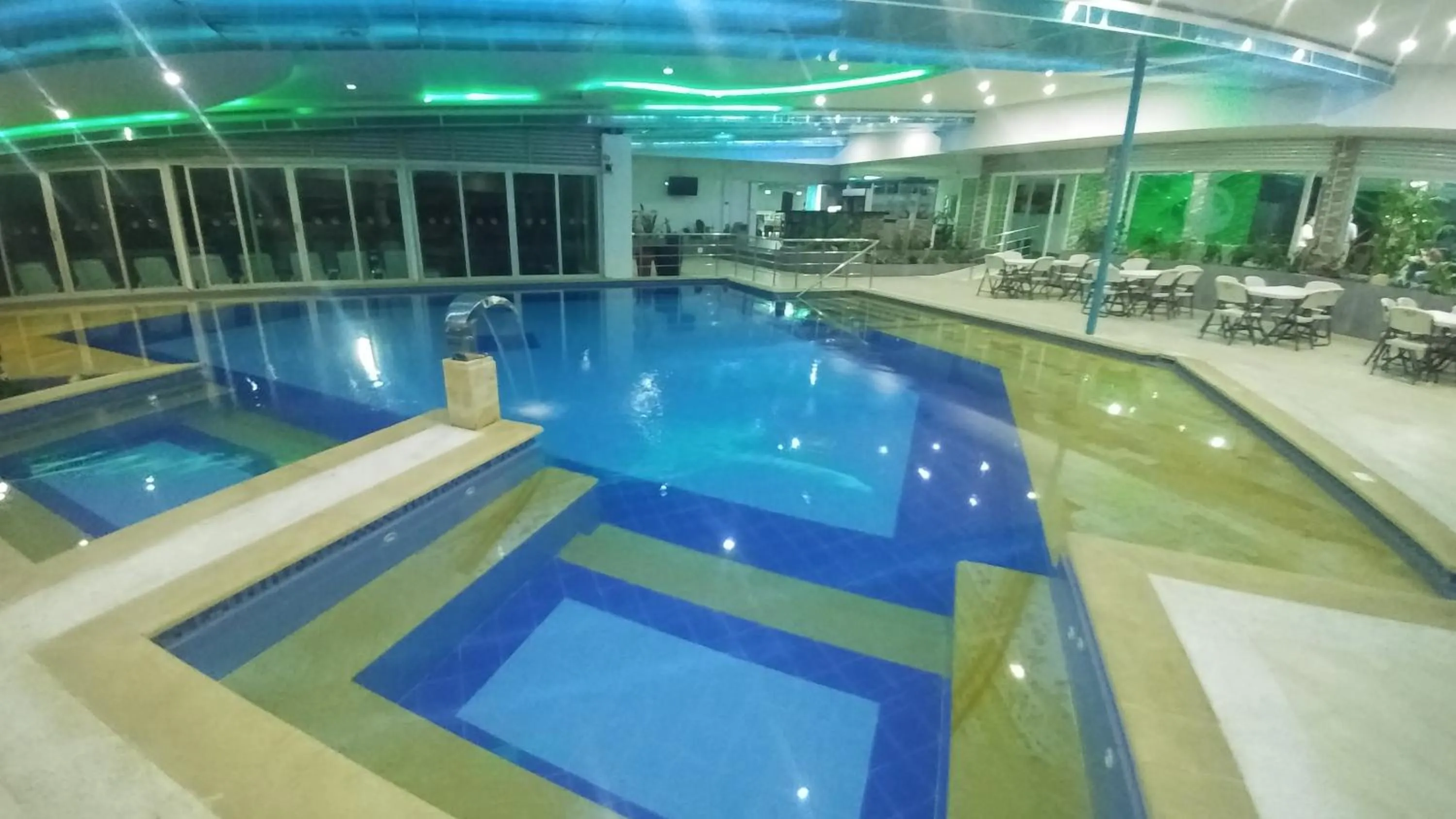 Swimming pool in Hotel Campestre El Cisne