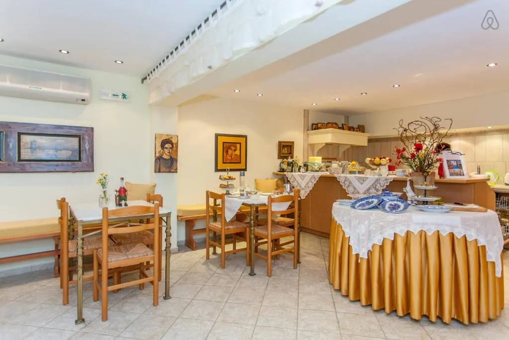 Restaurant/places to eat in Calergi Residence - Holidays in Crete
