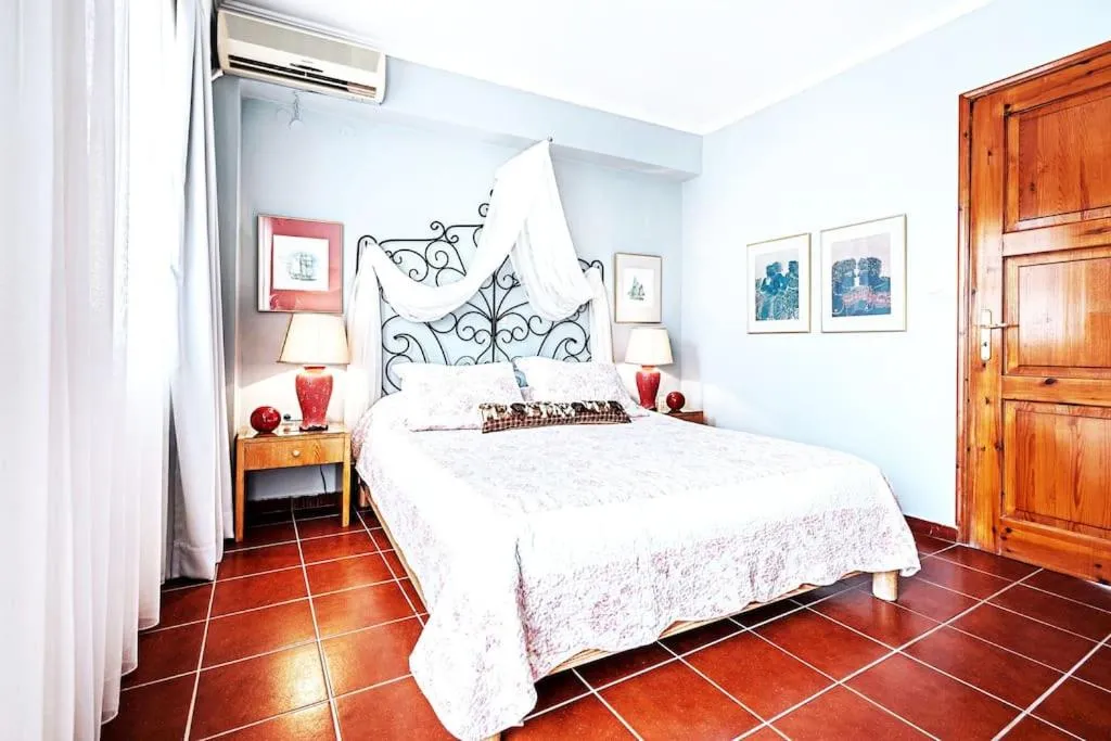 Bed in Calergi Residence - Holidays in Crete