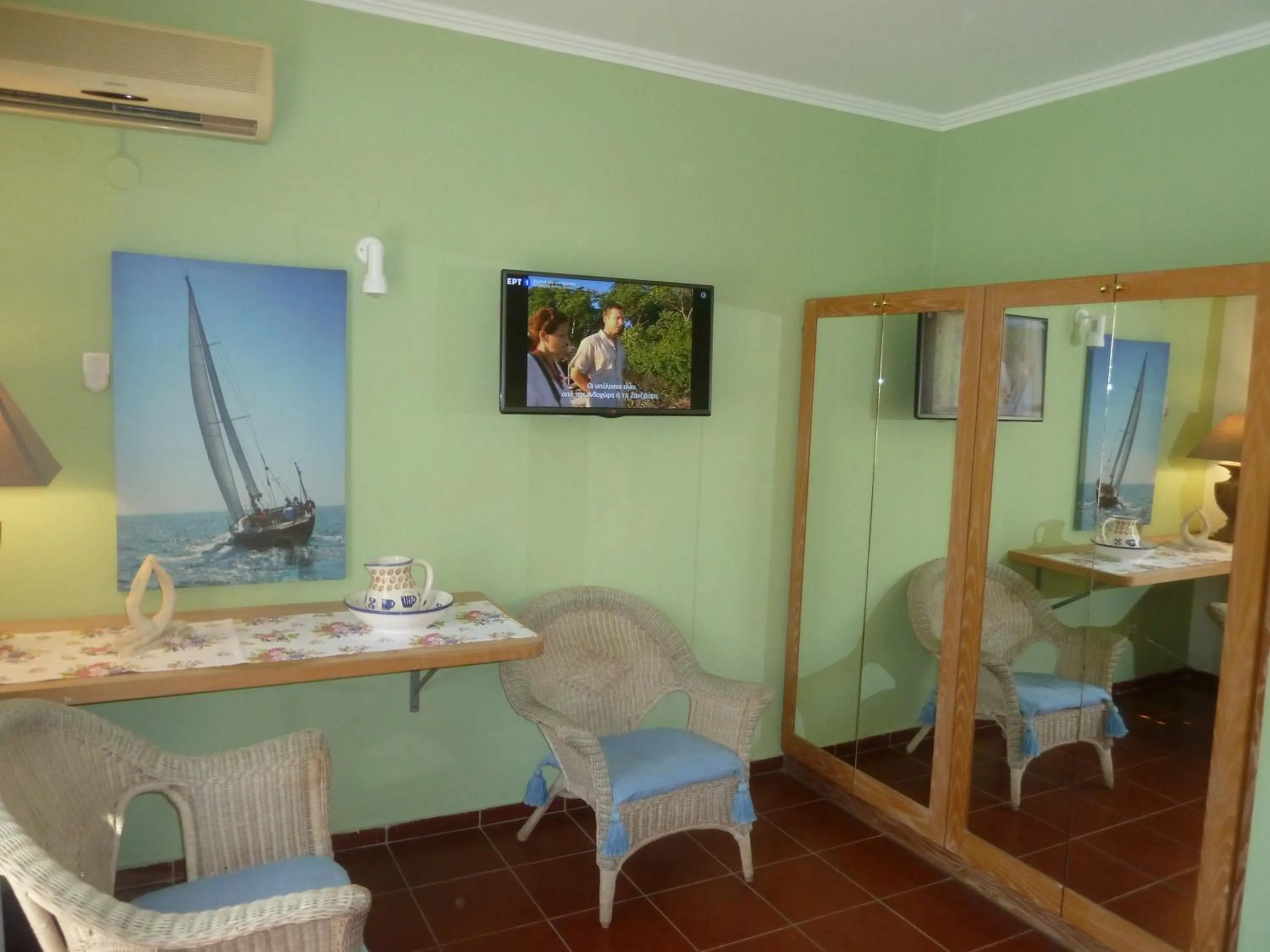 TV and multimedia in Calergi Residence - Holidays in Crete
