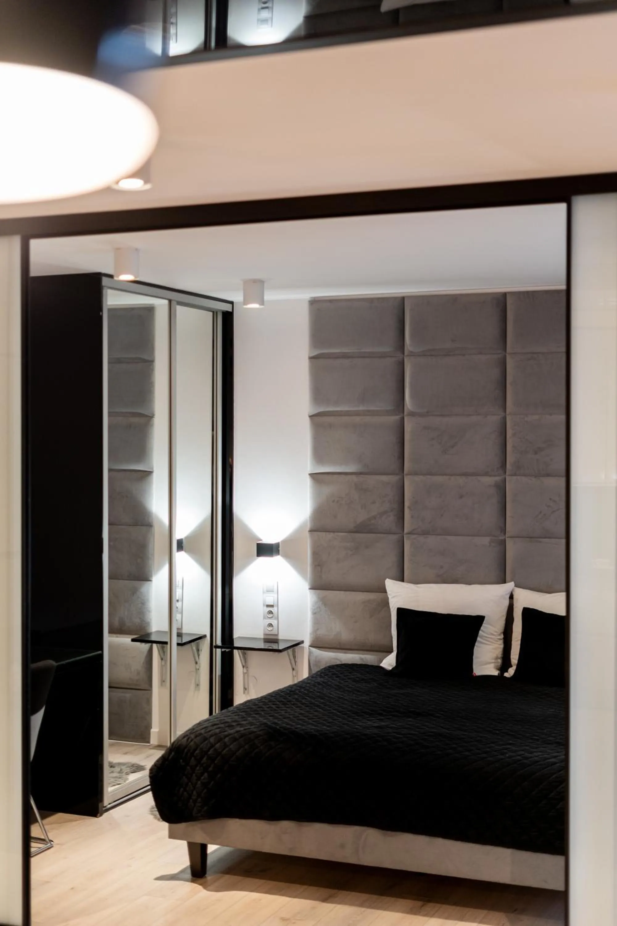 Bed in Diamonds Apartment