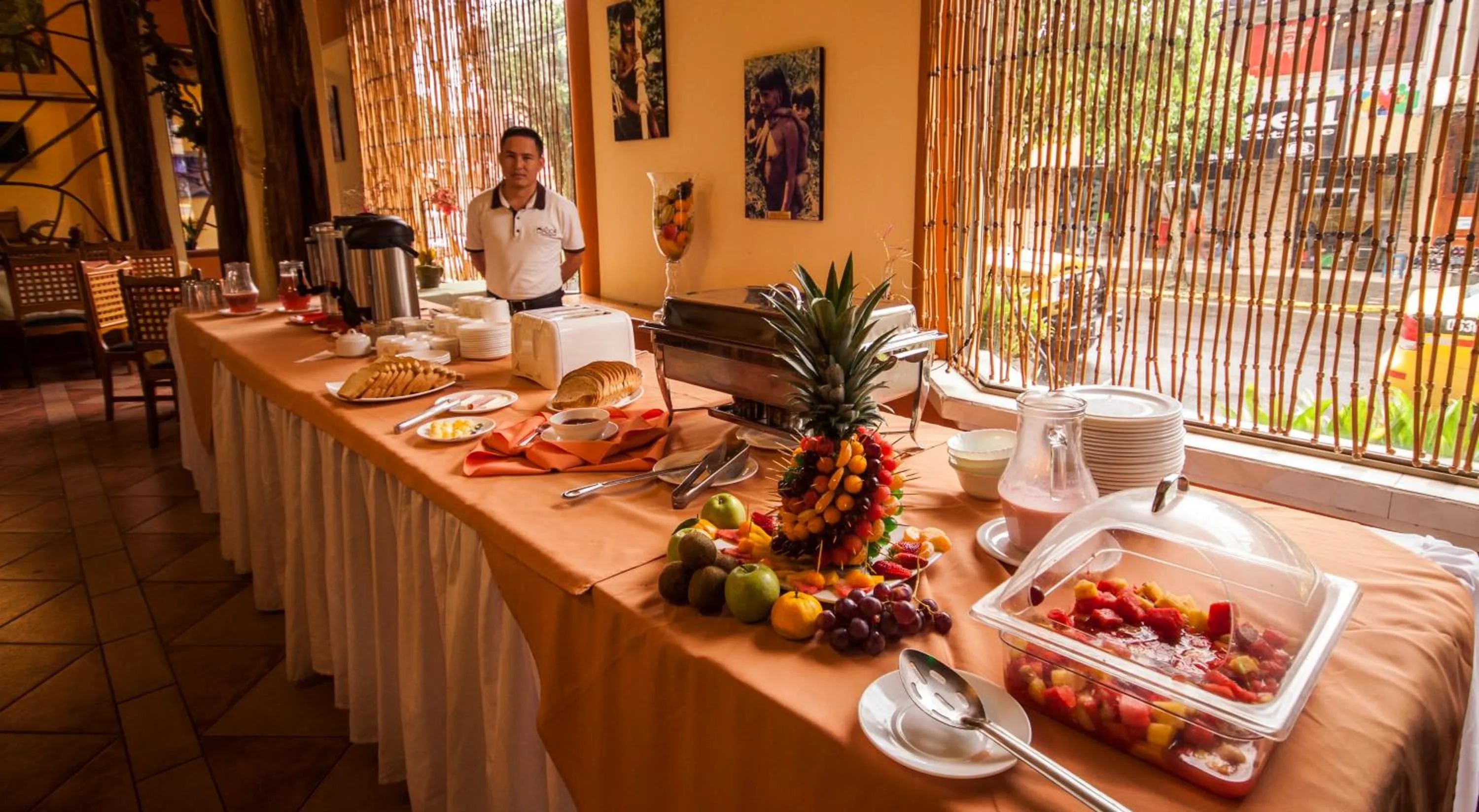 Restaurant/places to eat in Hotel El Auca