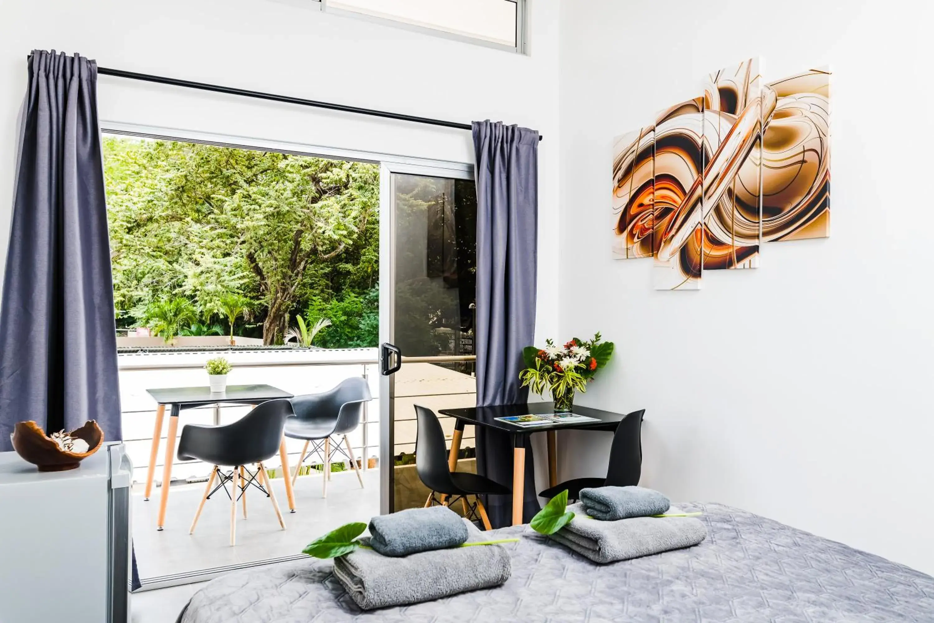 Premium Queen Room with balcony and pool view in In the Shade Hotel - Coworking - 300Mbit - Adults Only Premium Queen Room with balcony and pool view in In the Shade Hotel - Coworking - 300Mbit - Adults Only