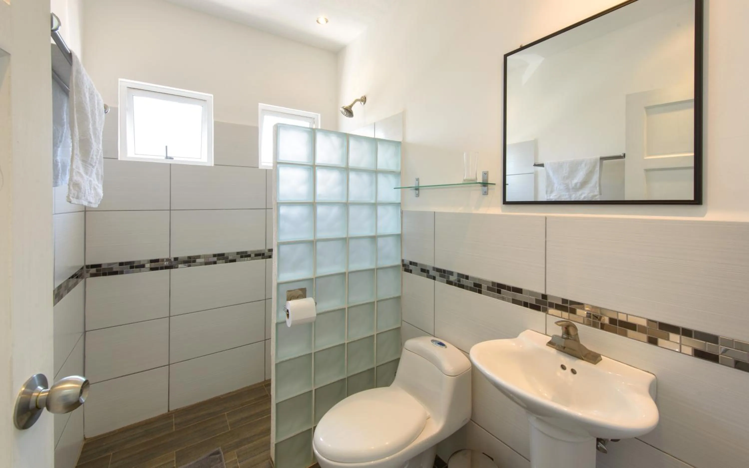 Bathroom in In the Shade Hotel - Coworking - 300Mbit - Adults Only