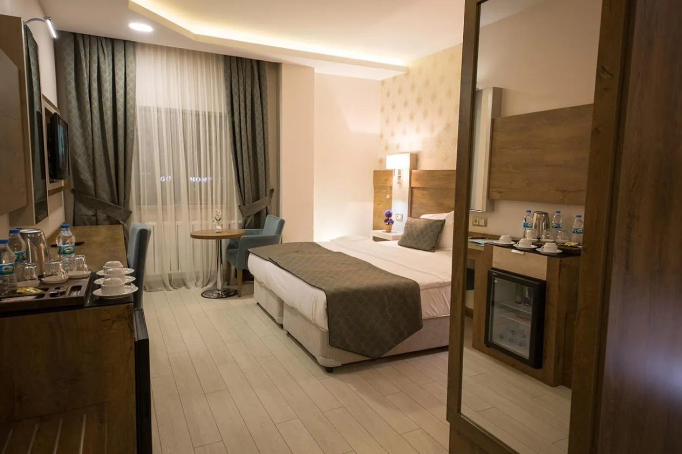 Photo of the whole room in White Star Hotel