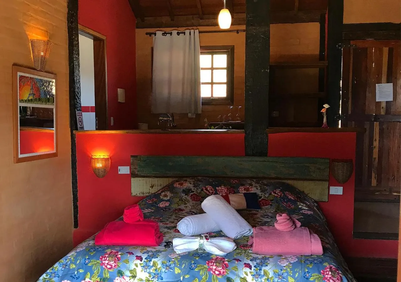Photo of the whole room, Bed in Pousada Cabanas no Mundo