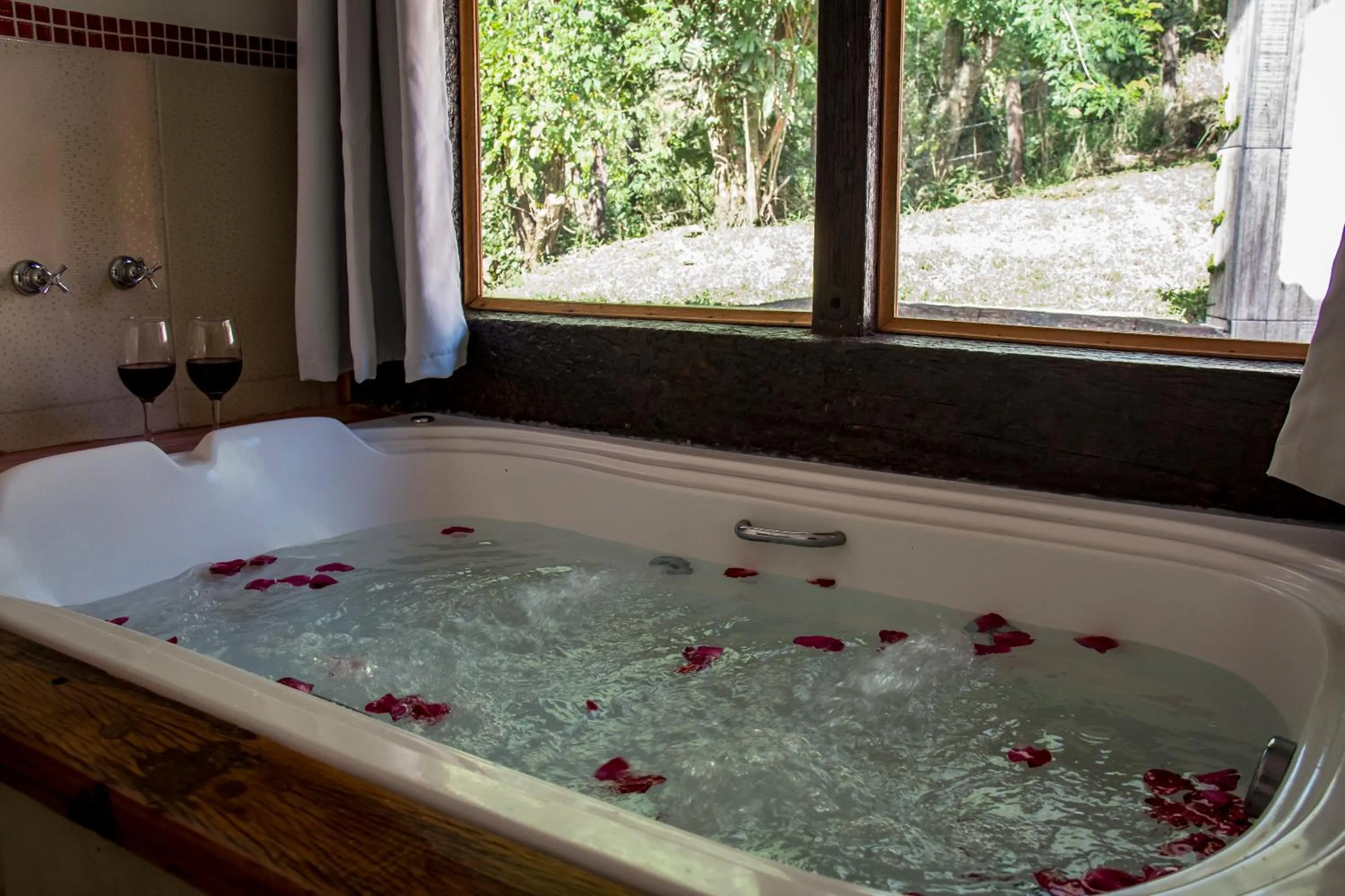 Hot Tub in Pousada Cabanas no Mundo