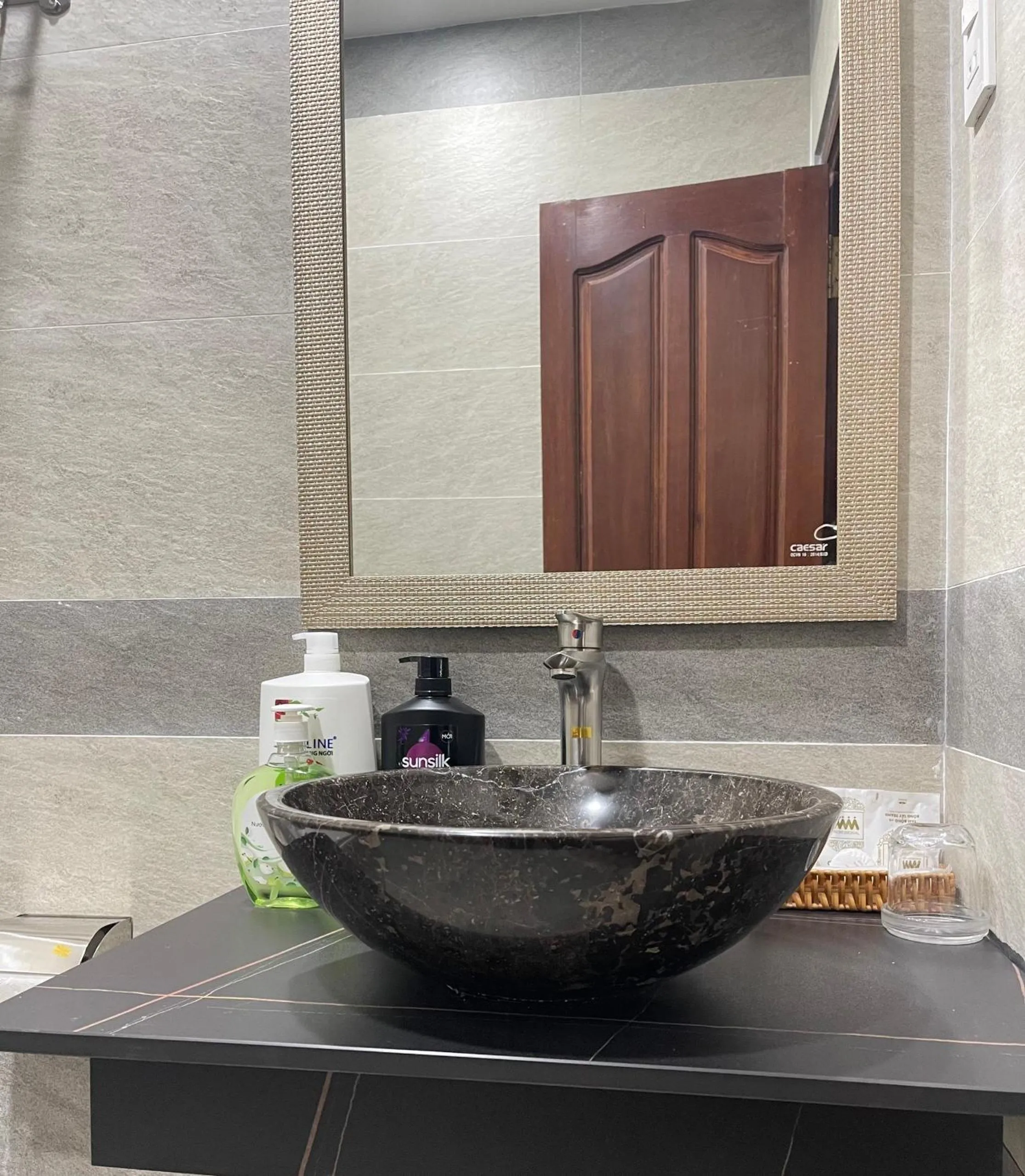 Bathroom in Y Linh Hotel