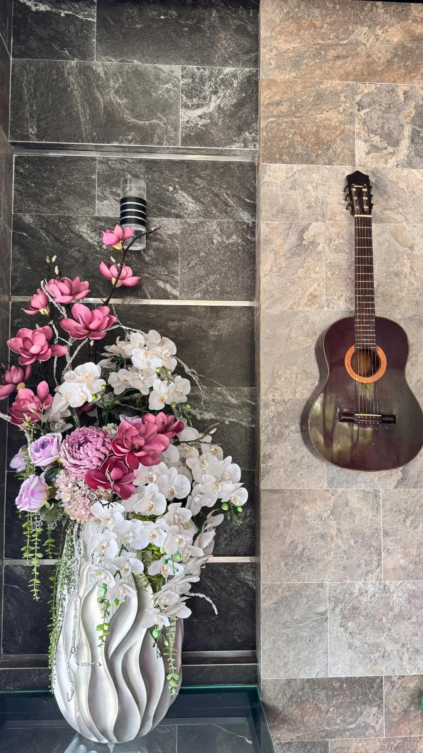 Lobby or reception in Y Linh Hotel