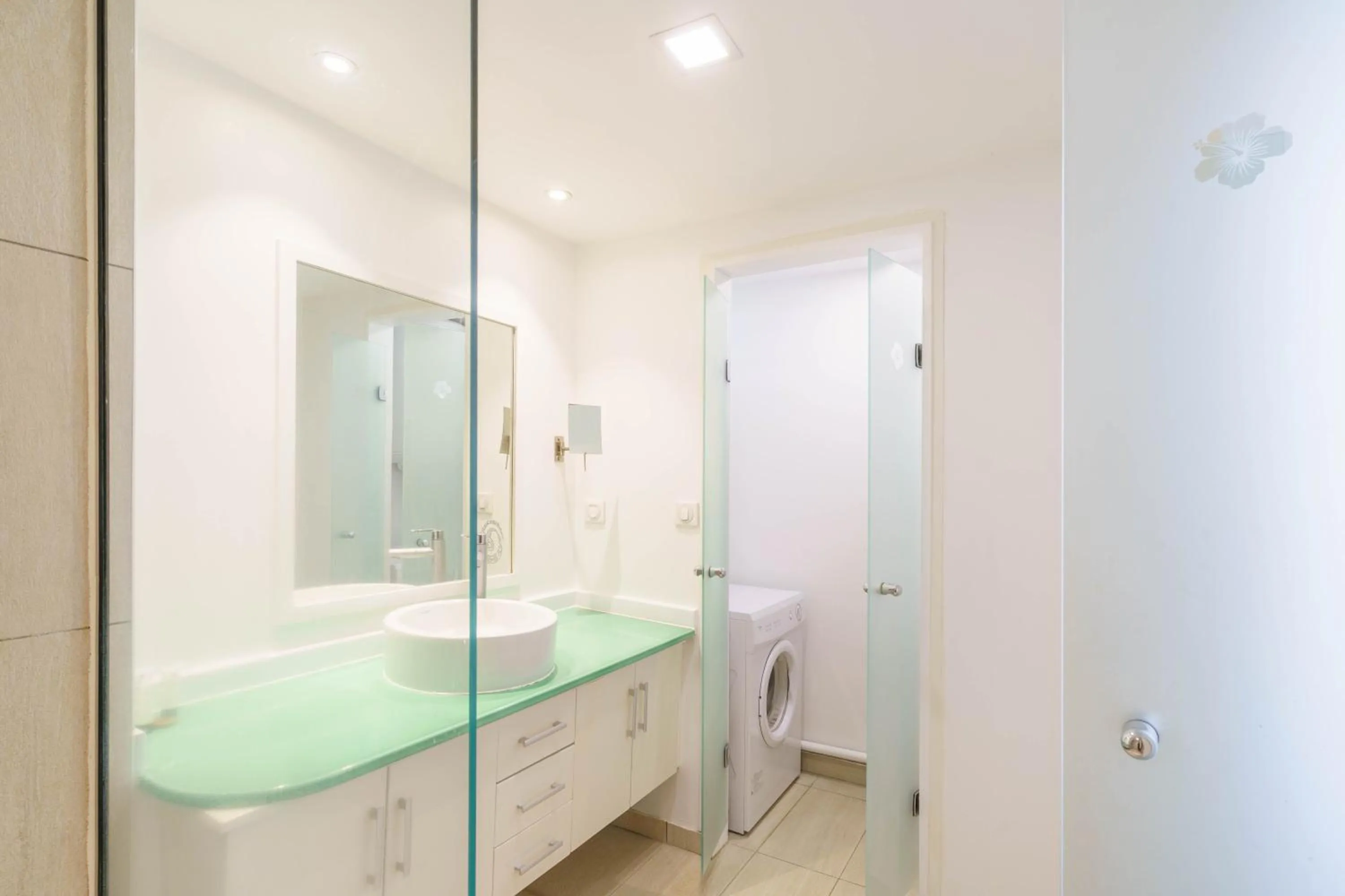 Shower in Moorea Sunset Beach