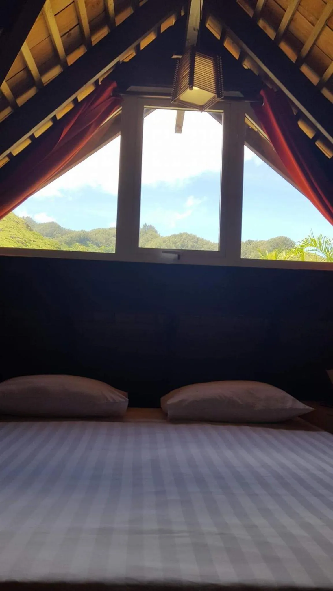 Bed in Moorea Sunset Beach