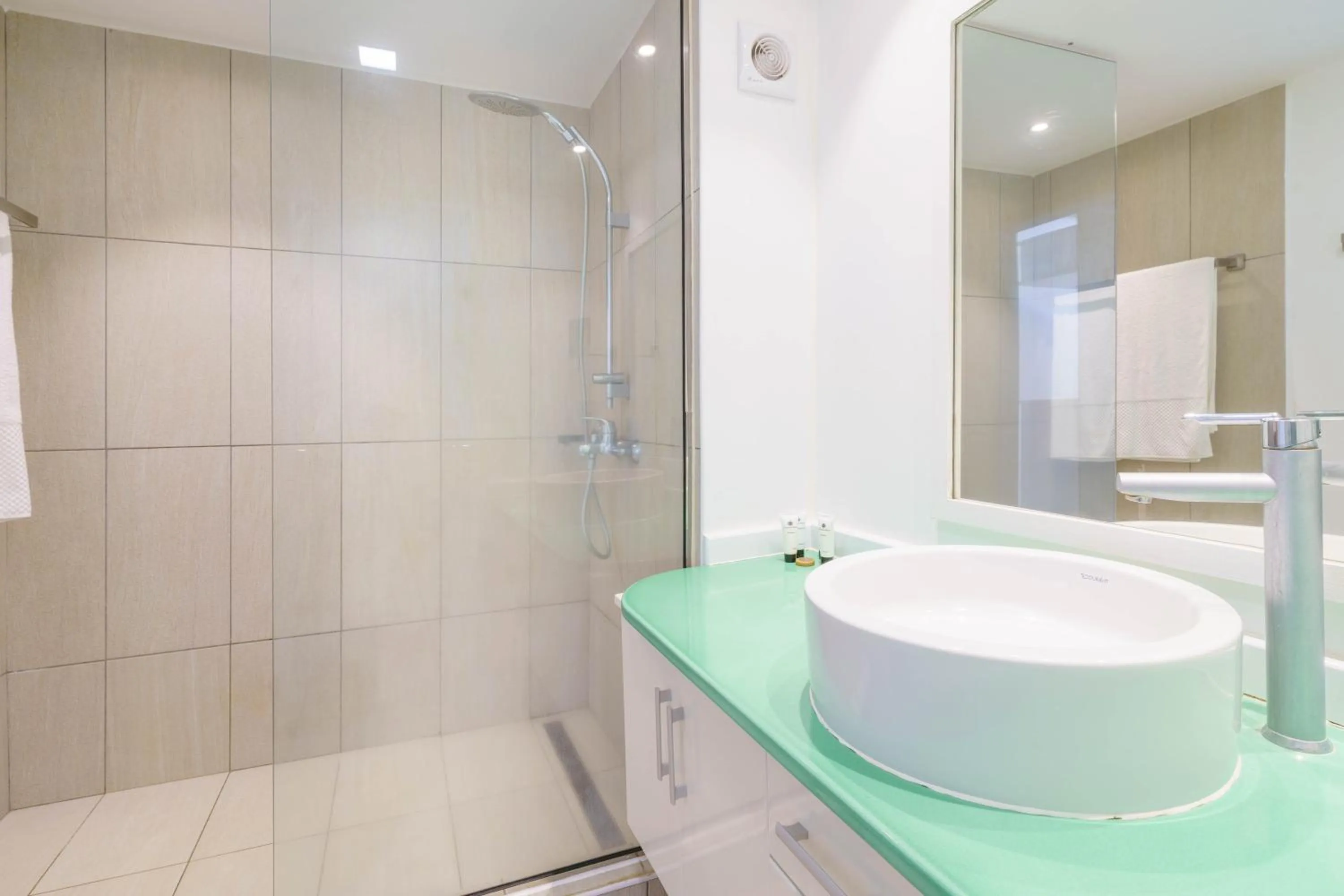 Shower in Moorea Sunset Beach