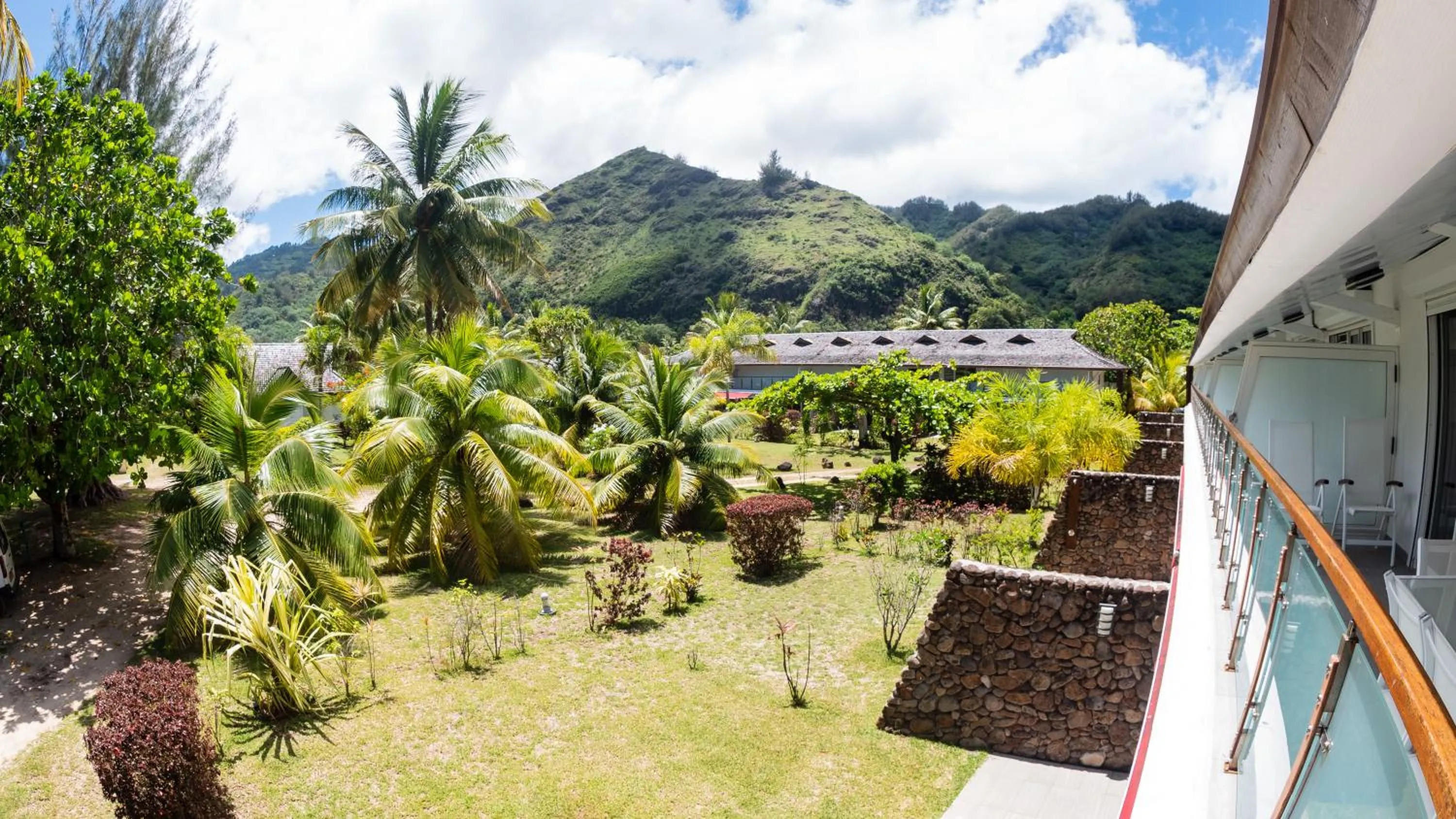 Garden in Moorea Sunset Beach