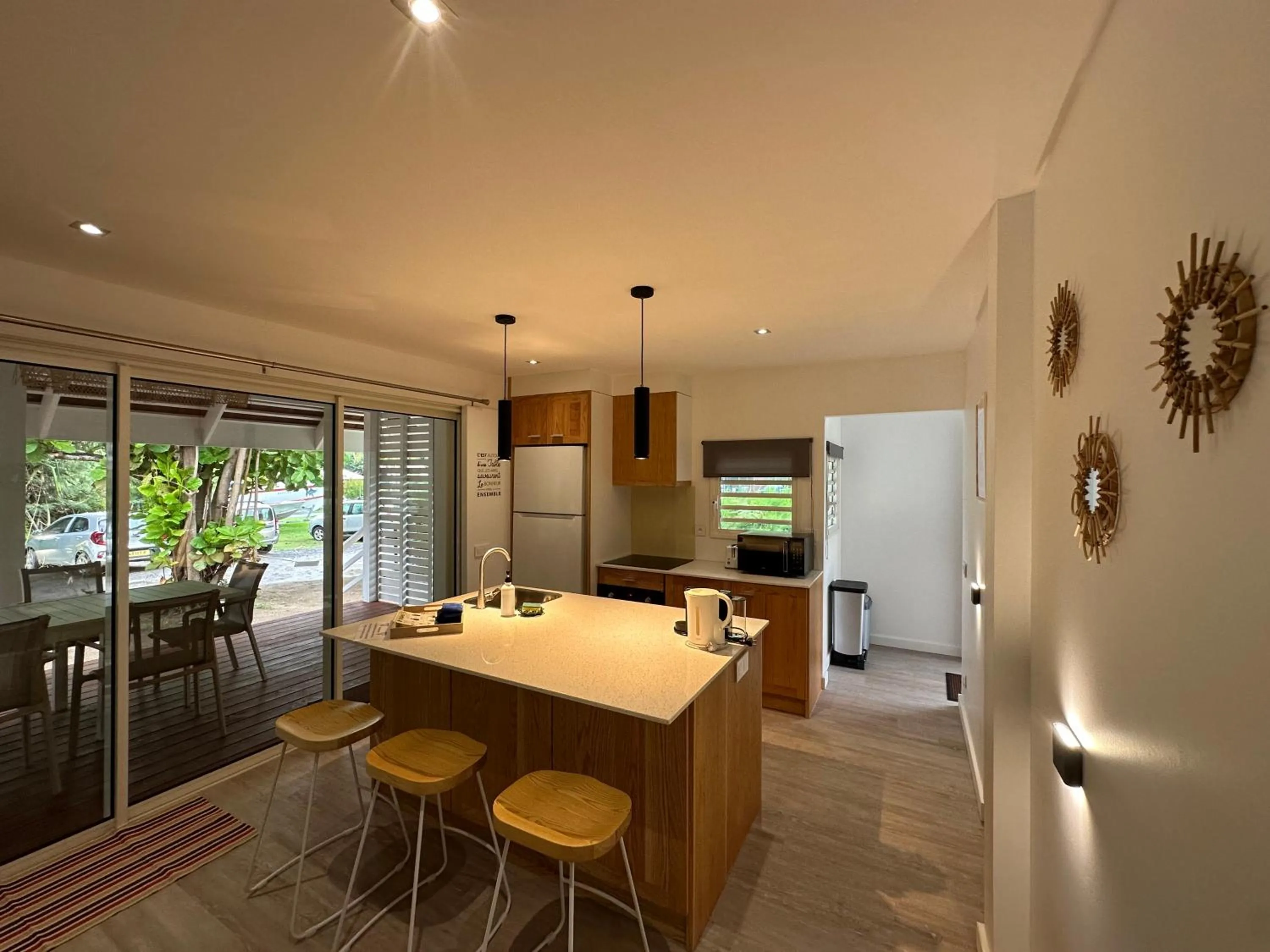 Kitchen or kitchenette in Moorea Sunset Beach