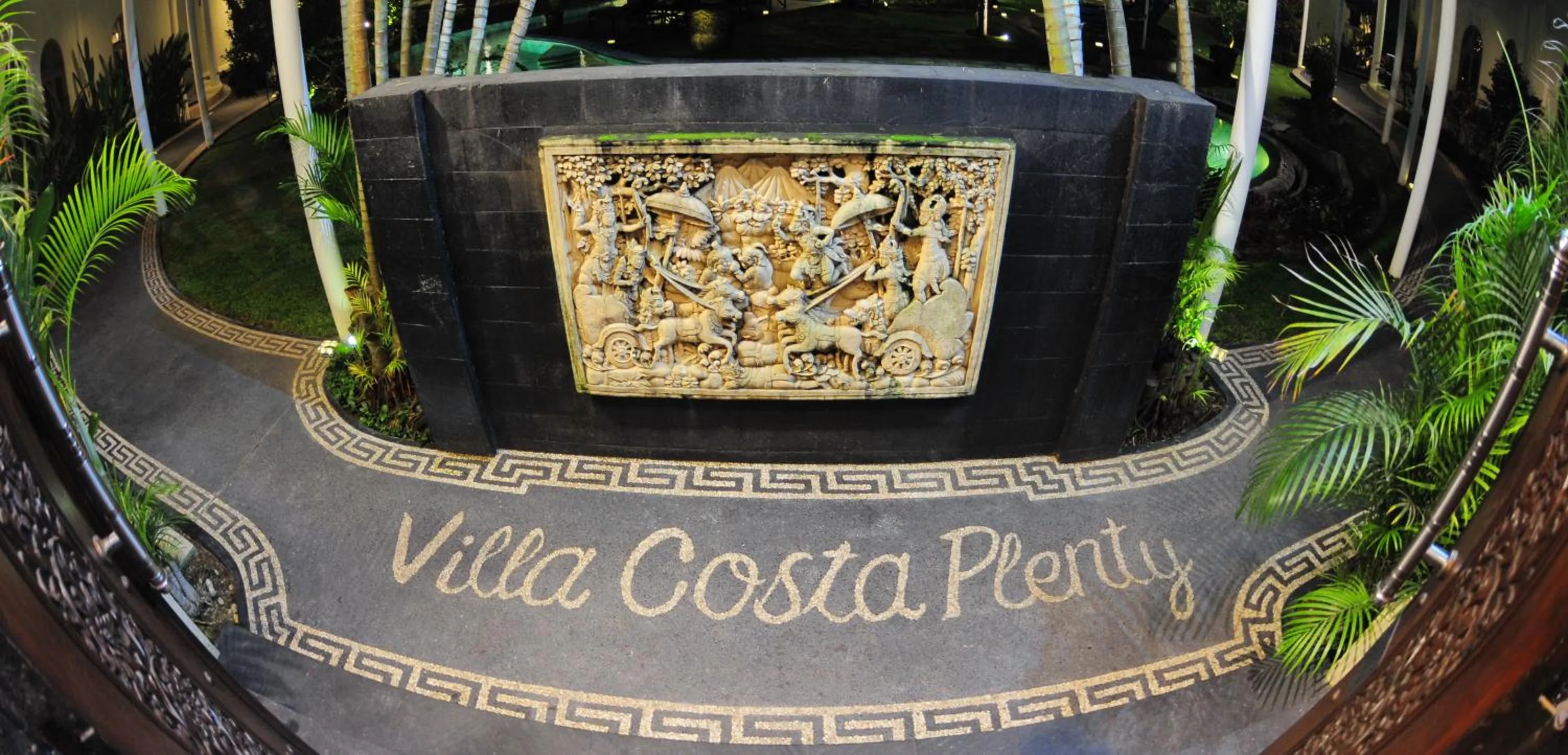 Property building in Villa Costa Plenty