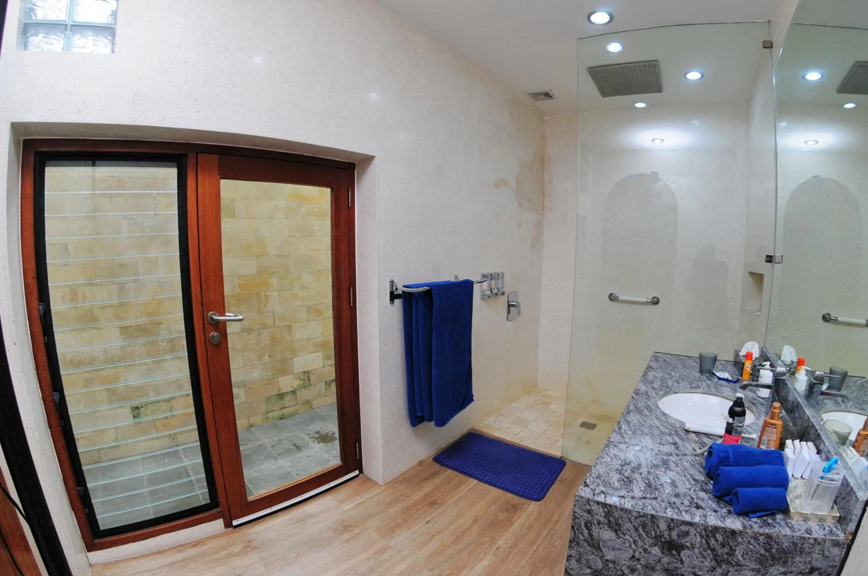 Bathroom in Villa Costa Plenty