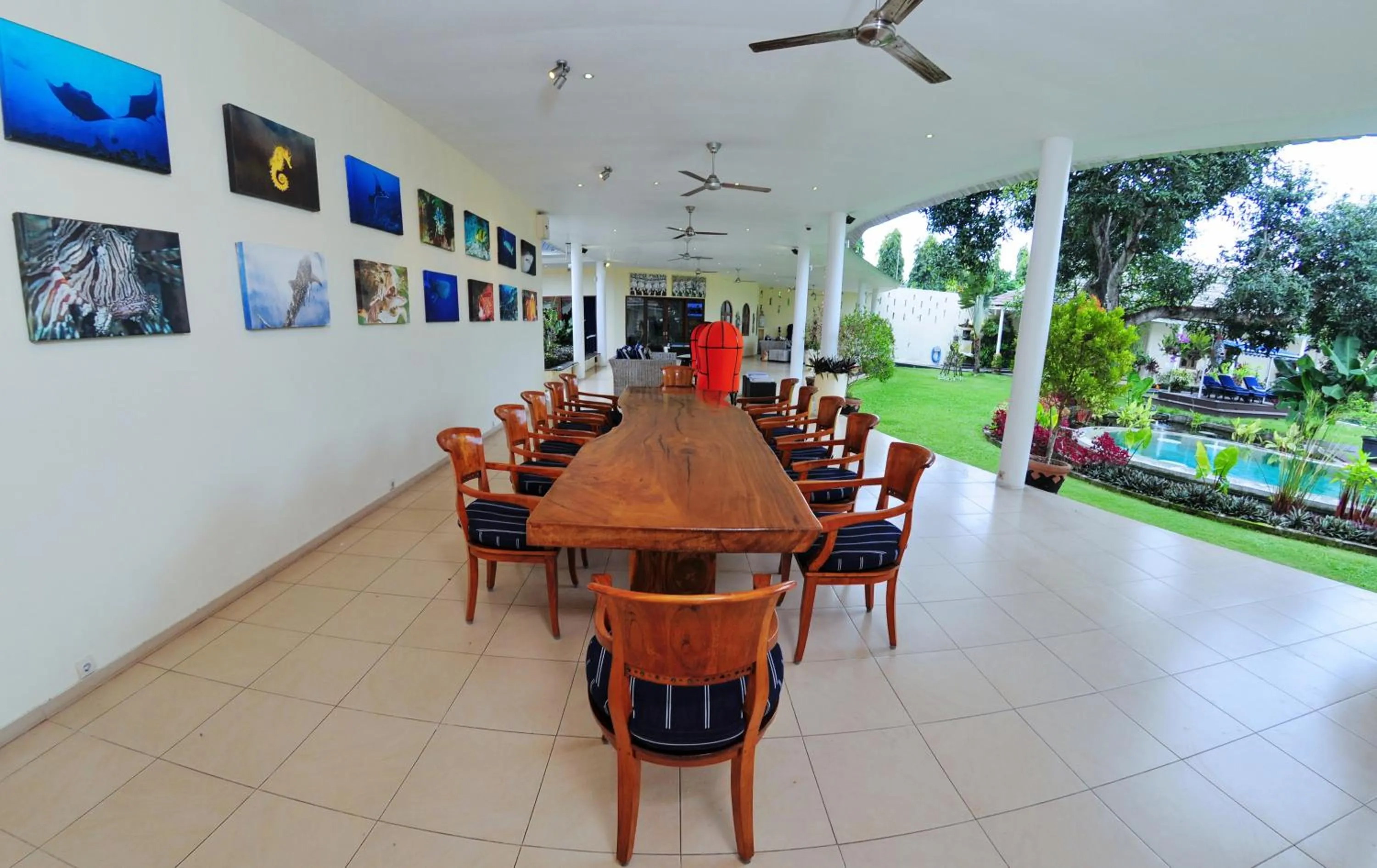 Restaurant/places to eat in Villa Costa Plenty