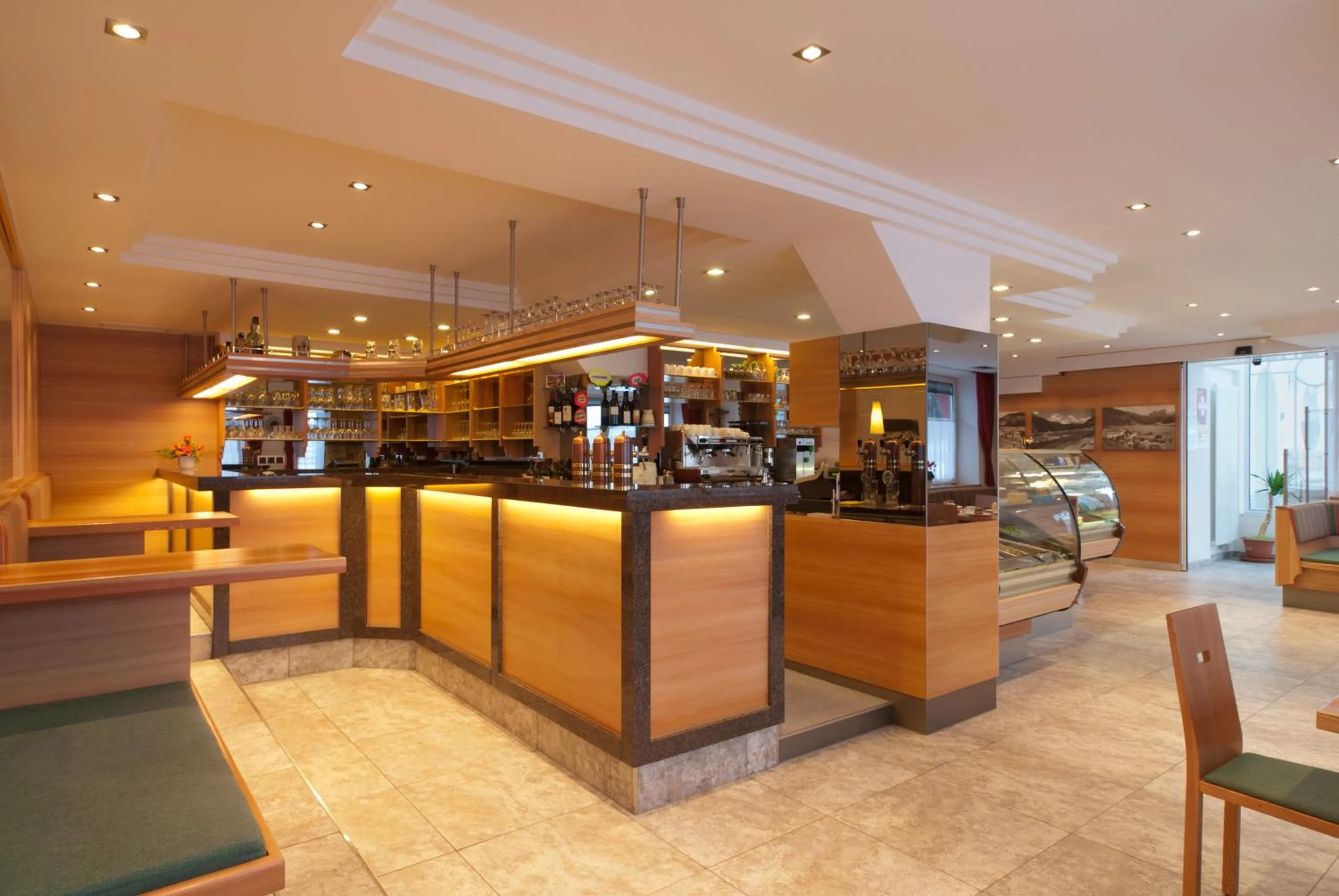 Restaurant/places to eat in Hotel Zum Mohren