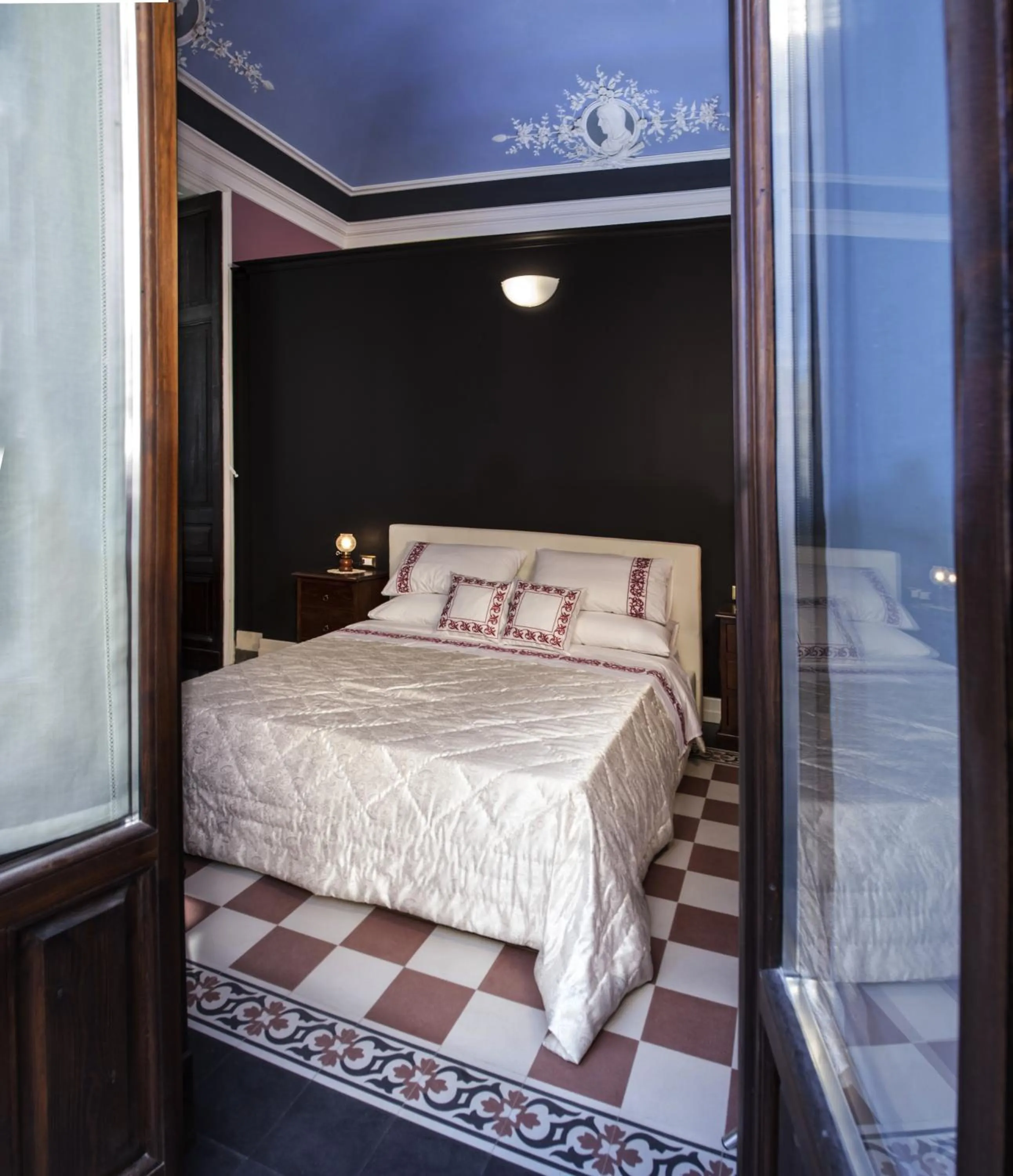 Photo of the whole room, Bed in Art Fashion House Luxury Rooms