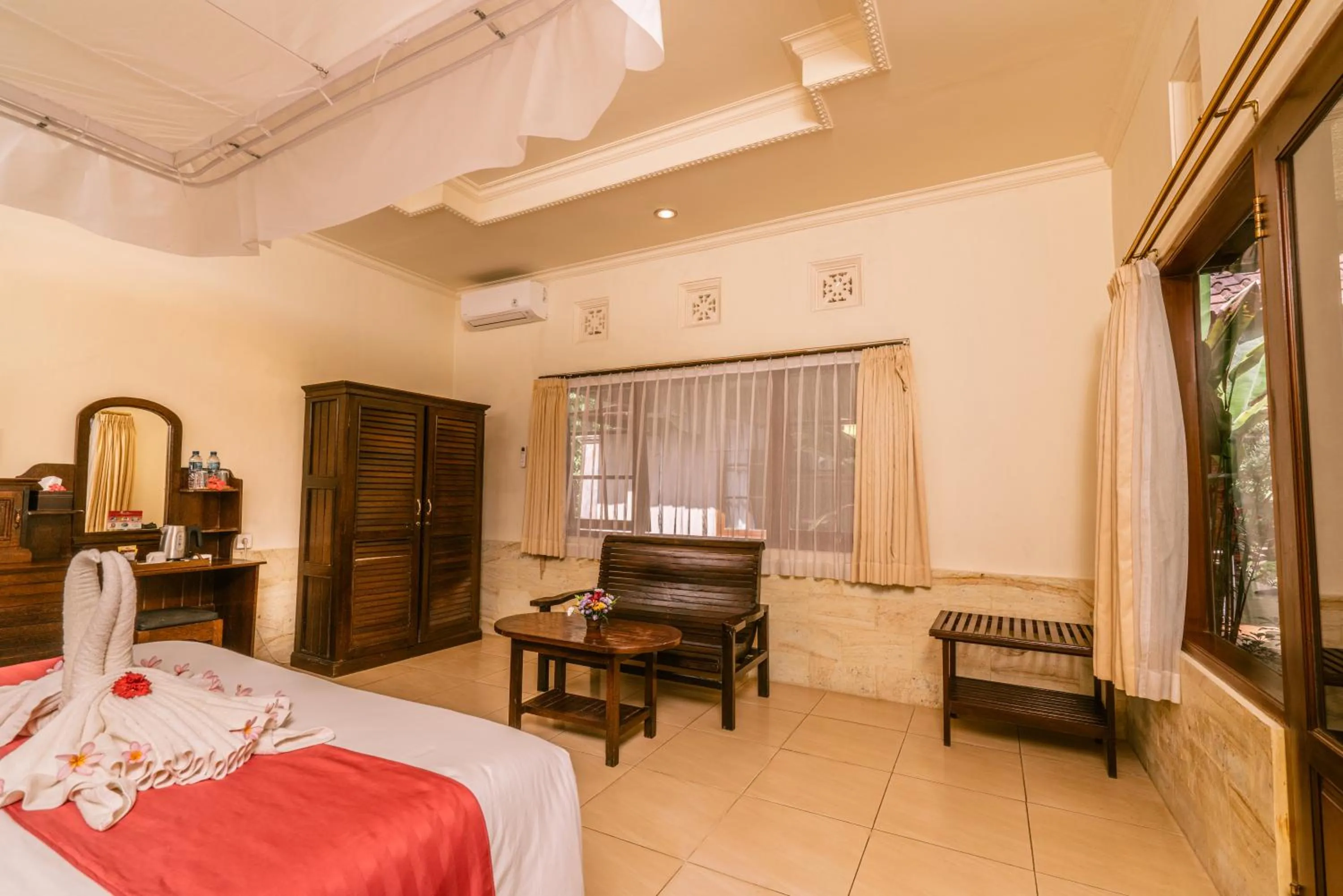 Bed in Mahagiri Resort & Restaurant