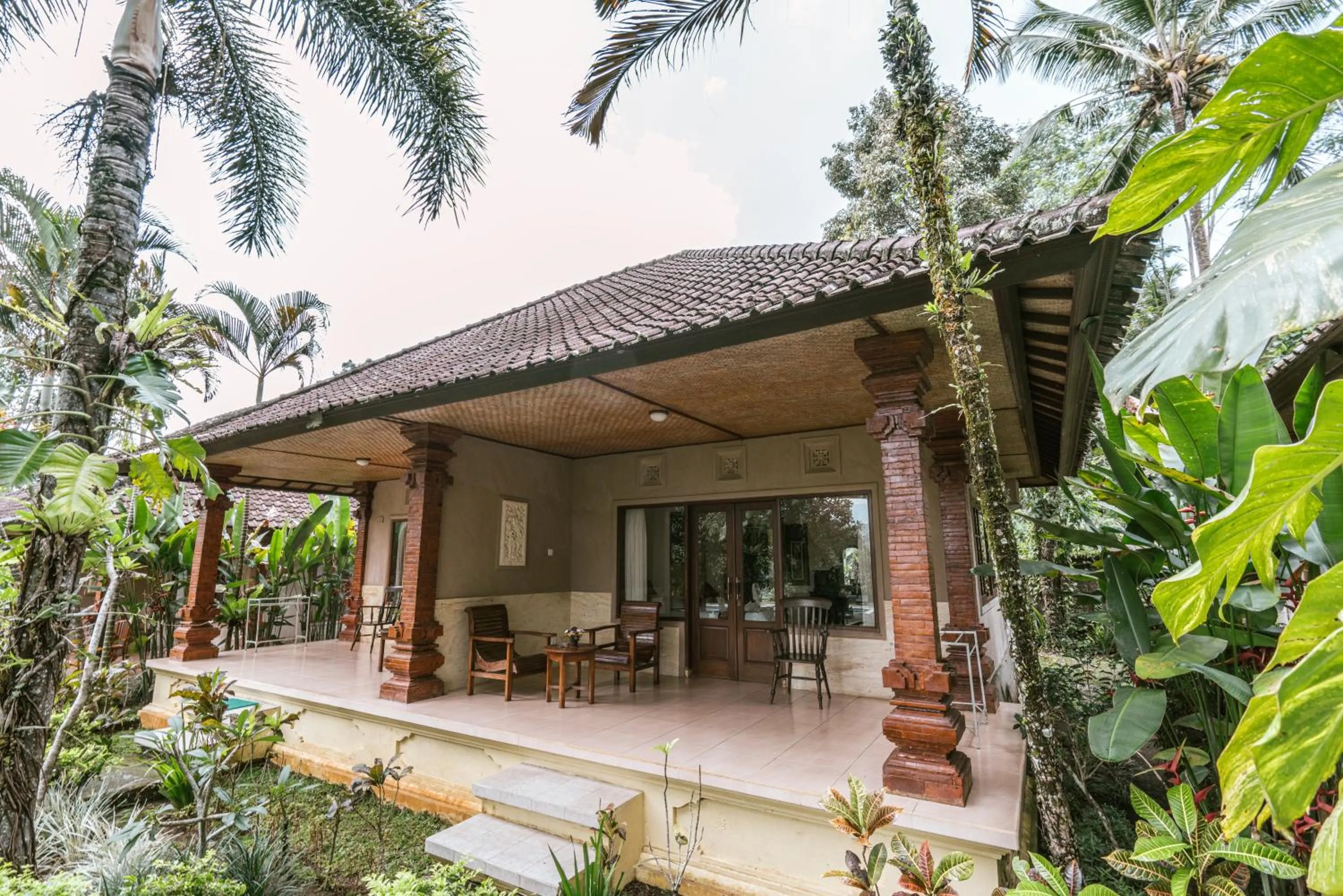 Mahagiri Resort & Restaurant