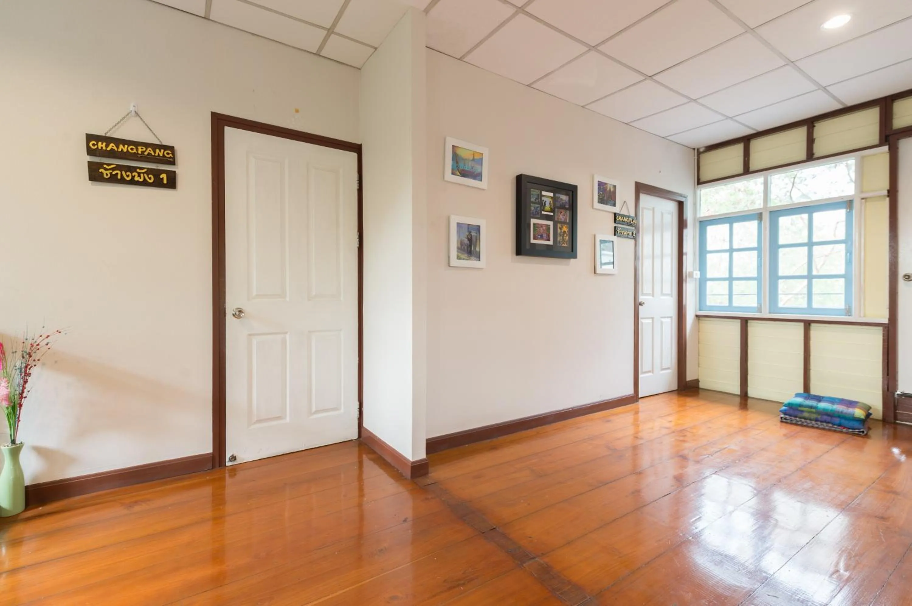 Decorative detail in Nang Ta Yon @ Ban Thap Chang Hostel