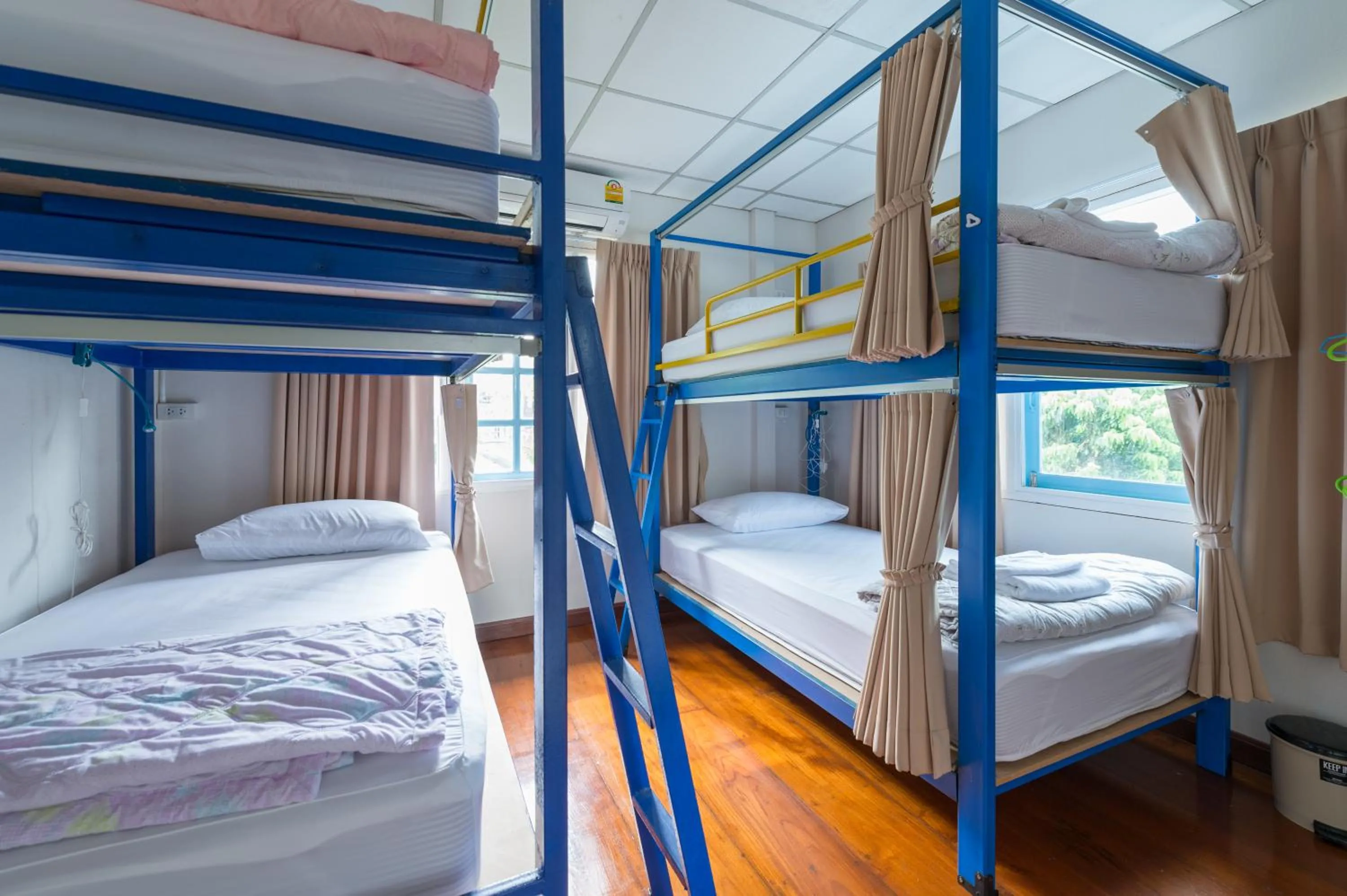 Photo of the whole room, Bed in Nang Ta Yon @ Ban Thap Chang Hostel
