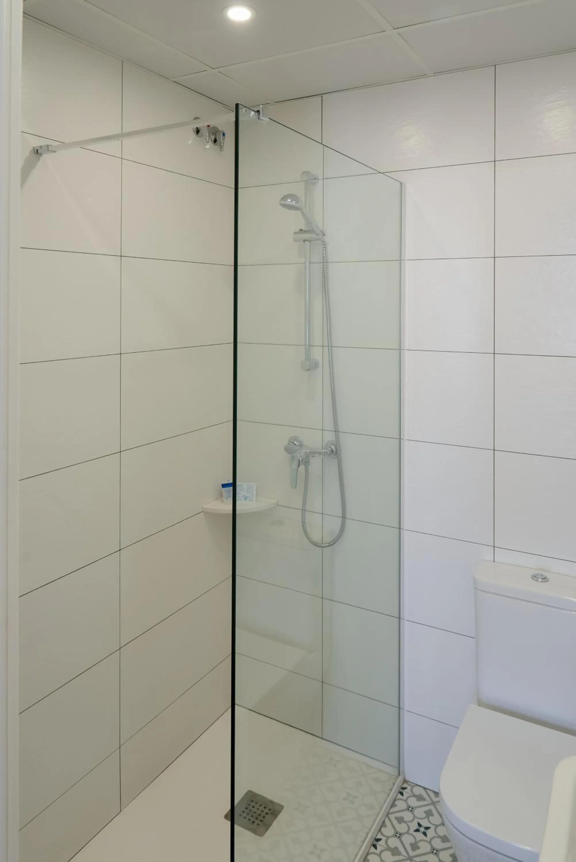 Bathroom in Hotel Miramar Badalona