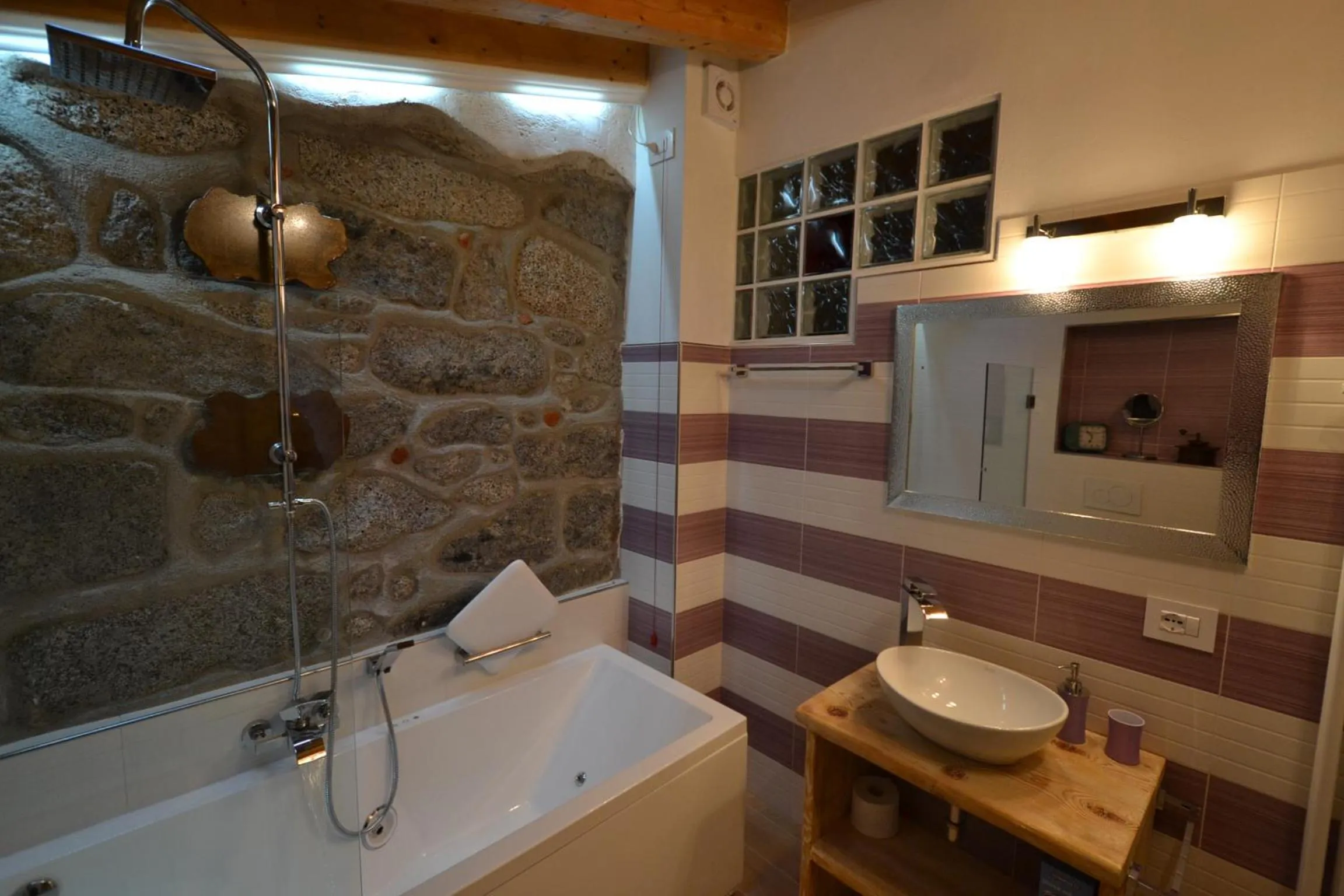 Shower in B&B Il Noce alla Finestra