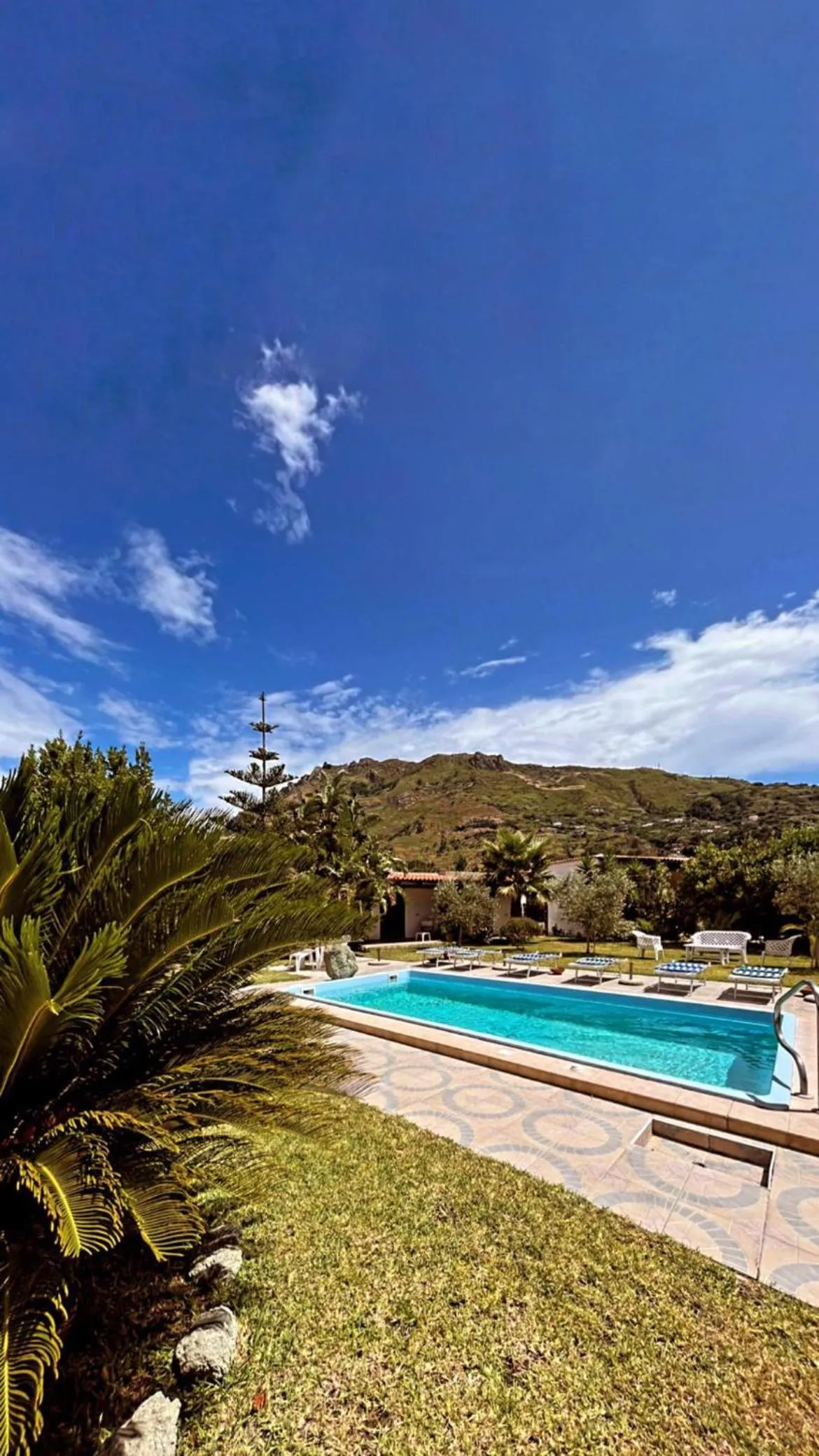 Swimming pool in Case Vacanze Le Buganville