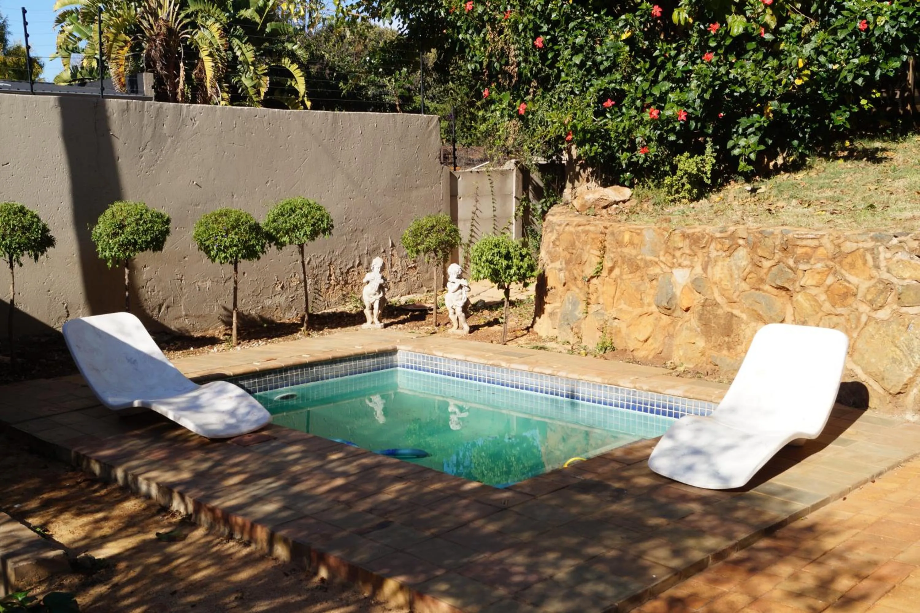 Swimming pool in Westmoreland Lodge