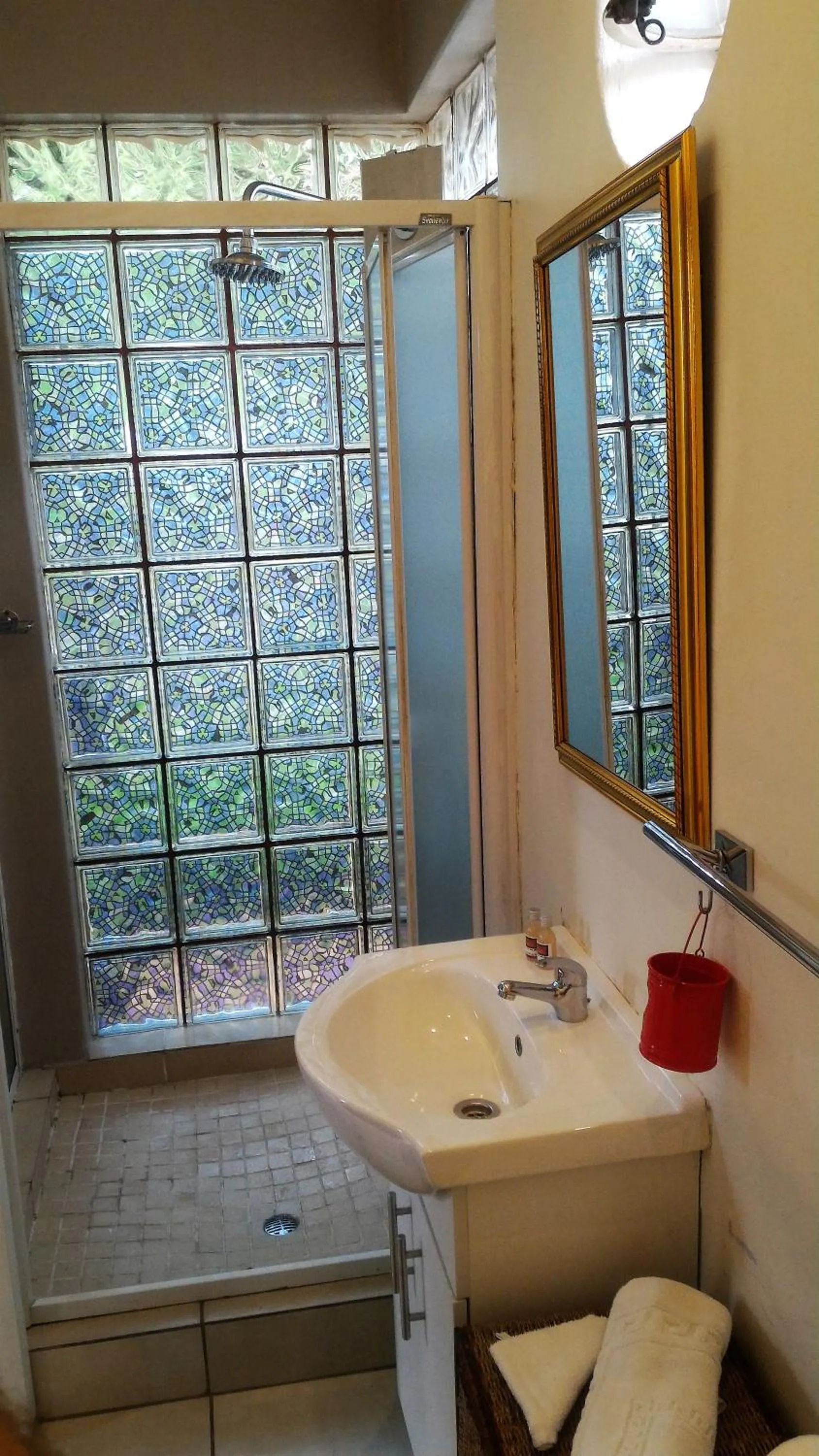 Shower in Westmoreland Lodge