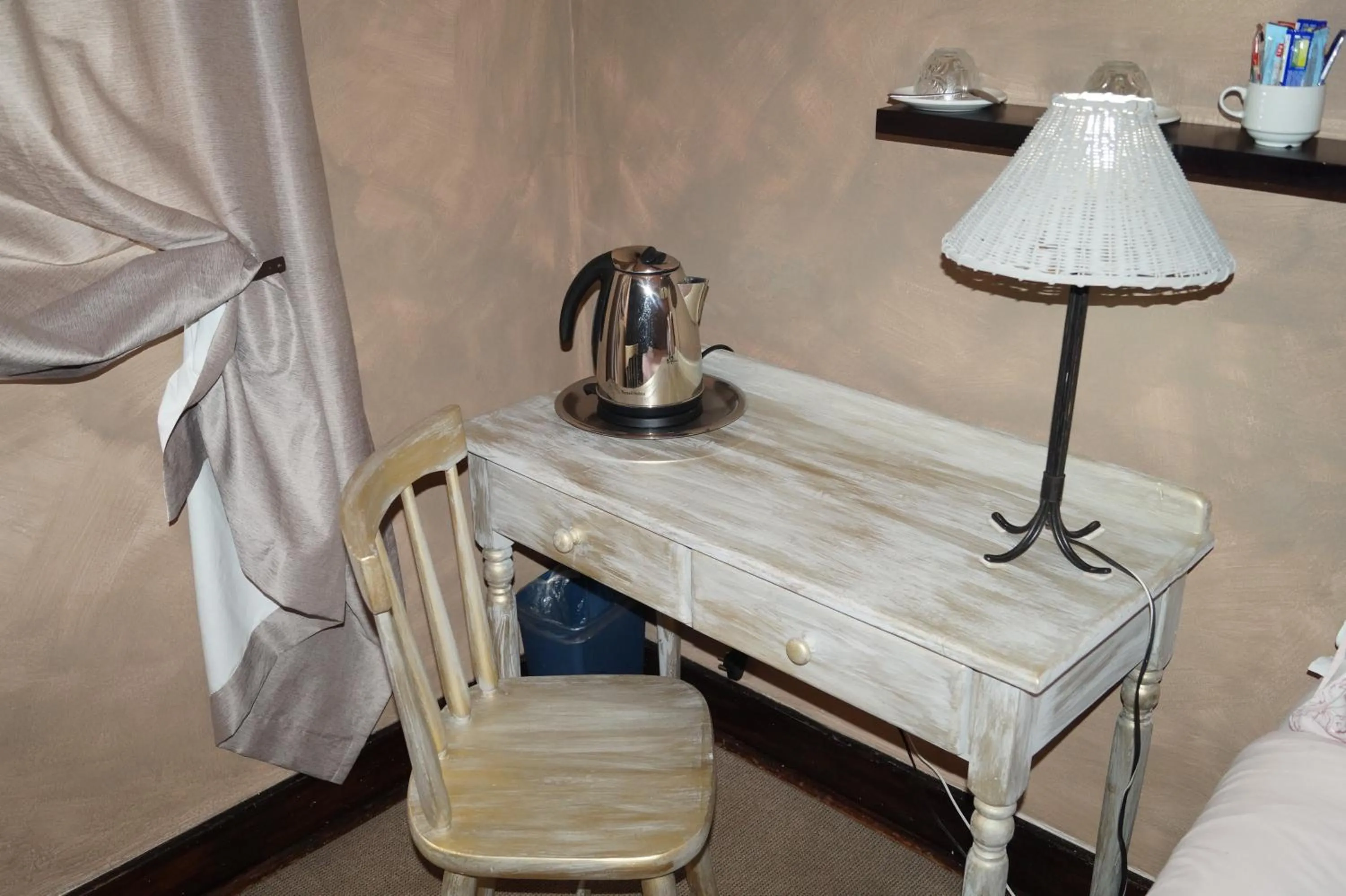 Coffee/tea facilities, Bed in Westmoreland Lodge