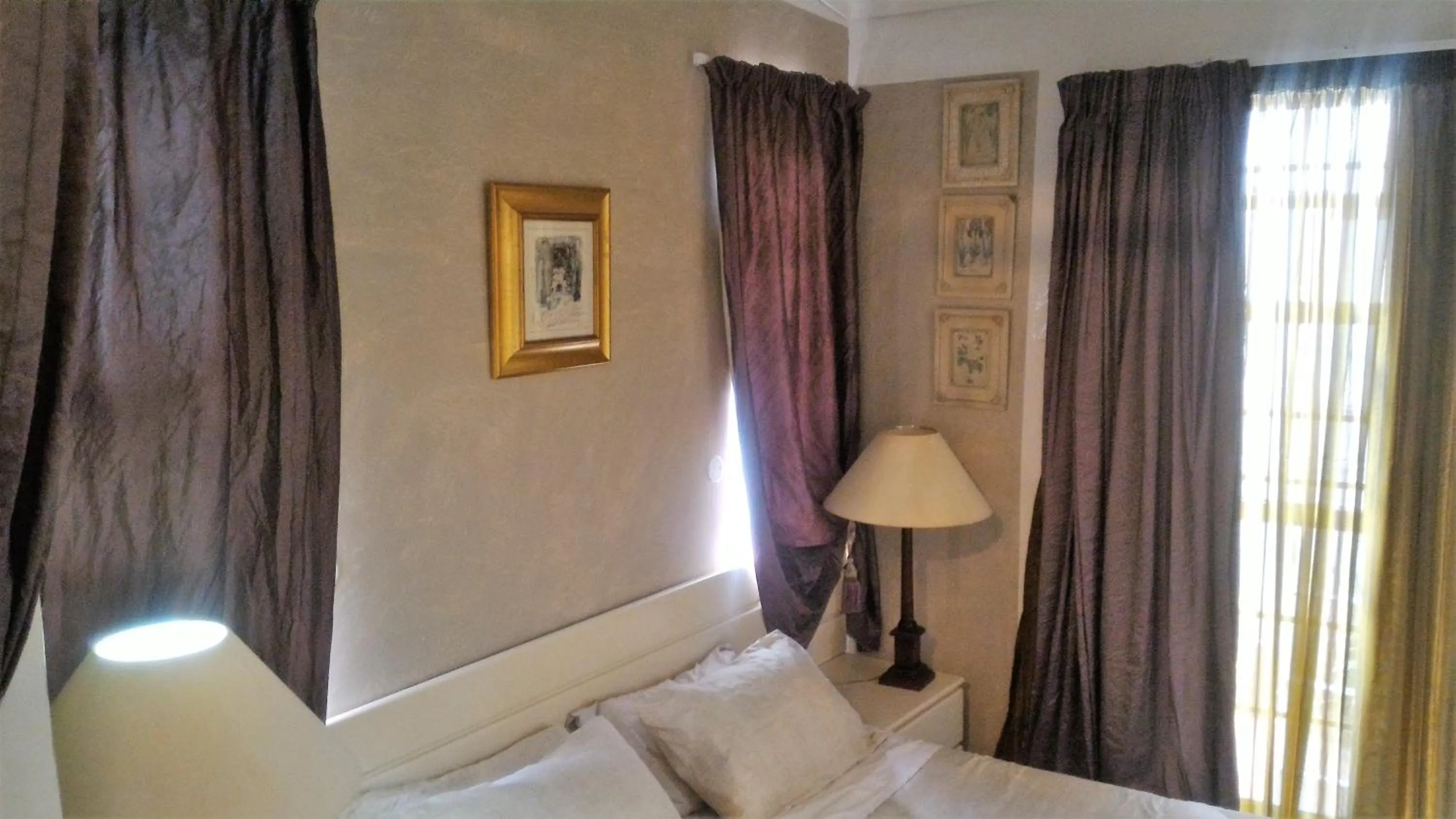 Bedroom, Bed in Westmoreland Lodge