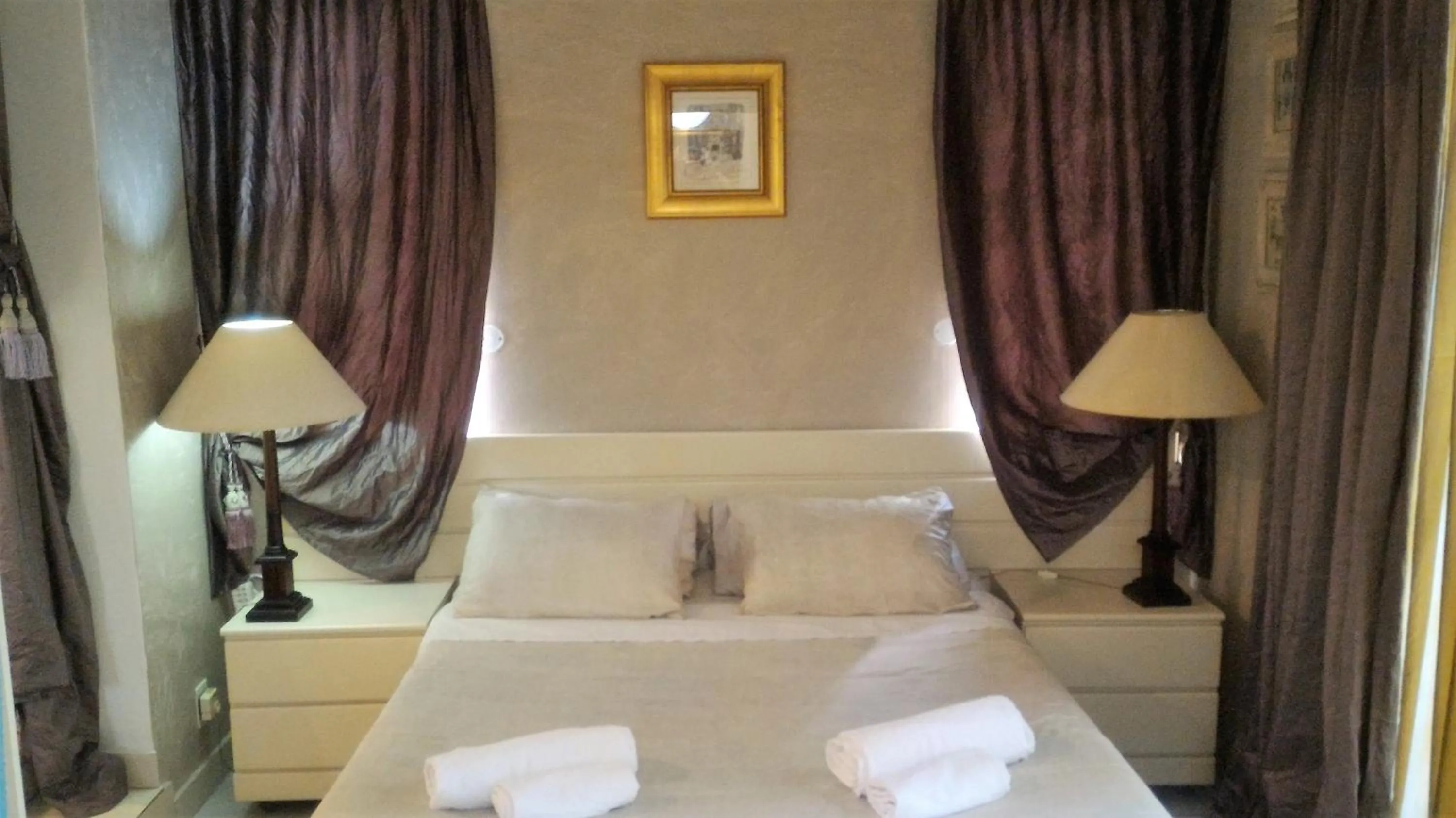 Bedroom, Bed in Westmoreland Lodge