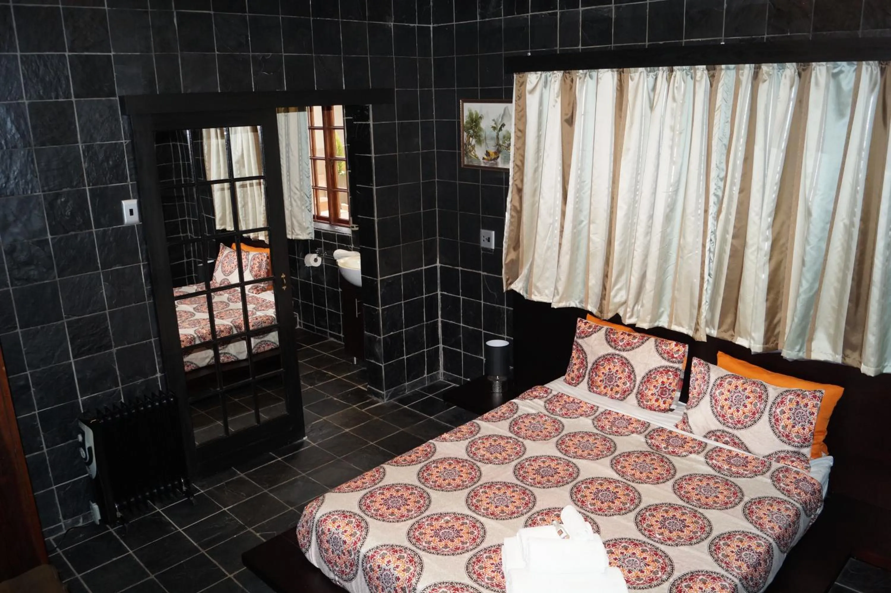 Bedroom, Bed in Westmoreland Lodge