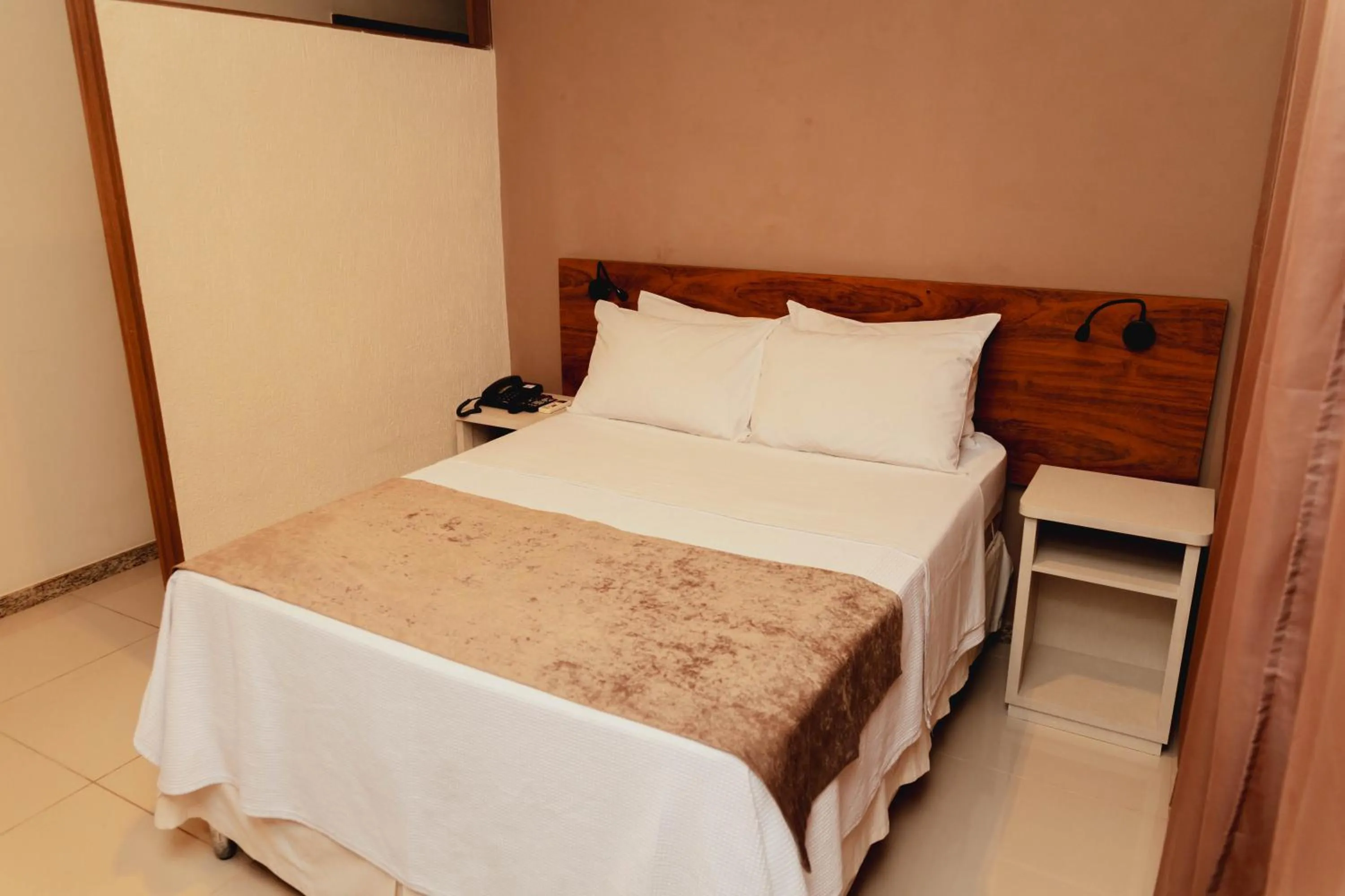 Bed in San Diego Lancaster Teófilo Otoni