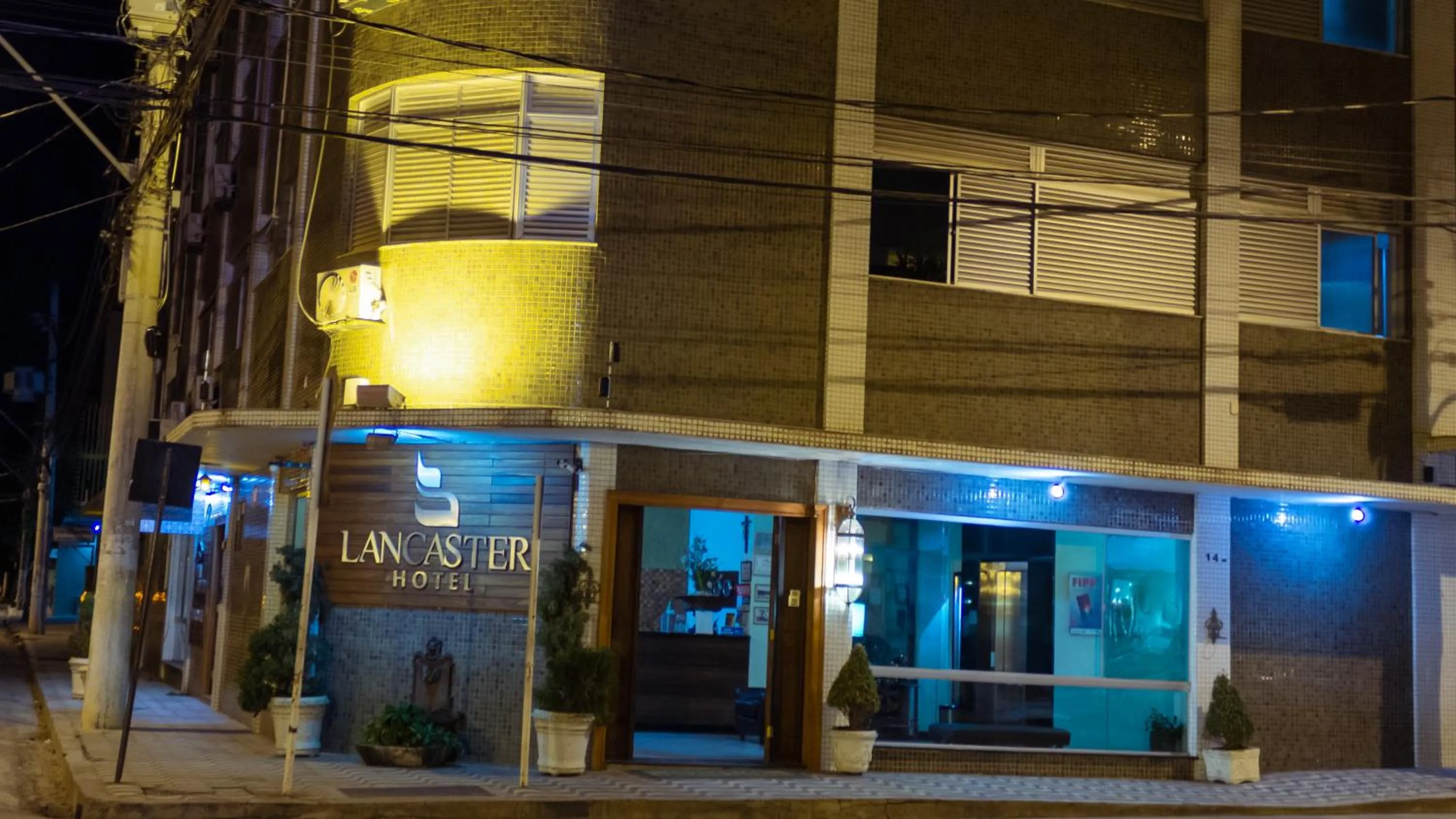 Property building in San Diego Lancaster Teófilo Otoni