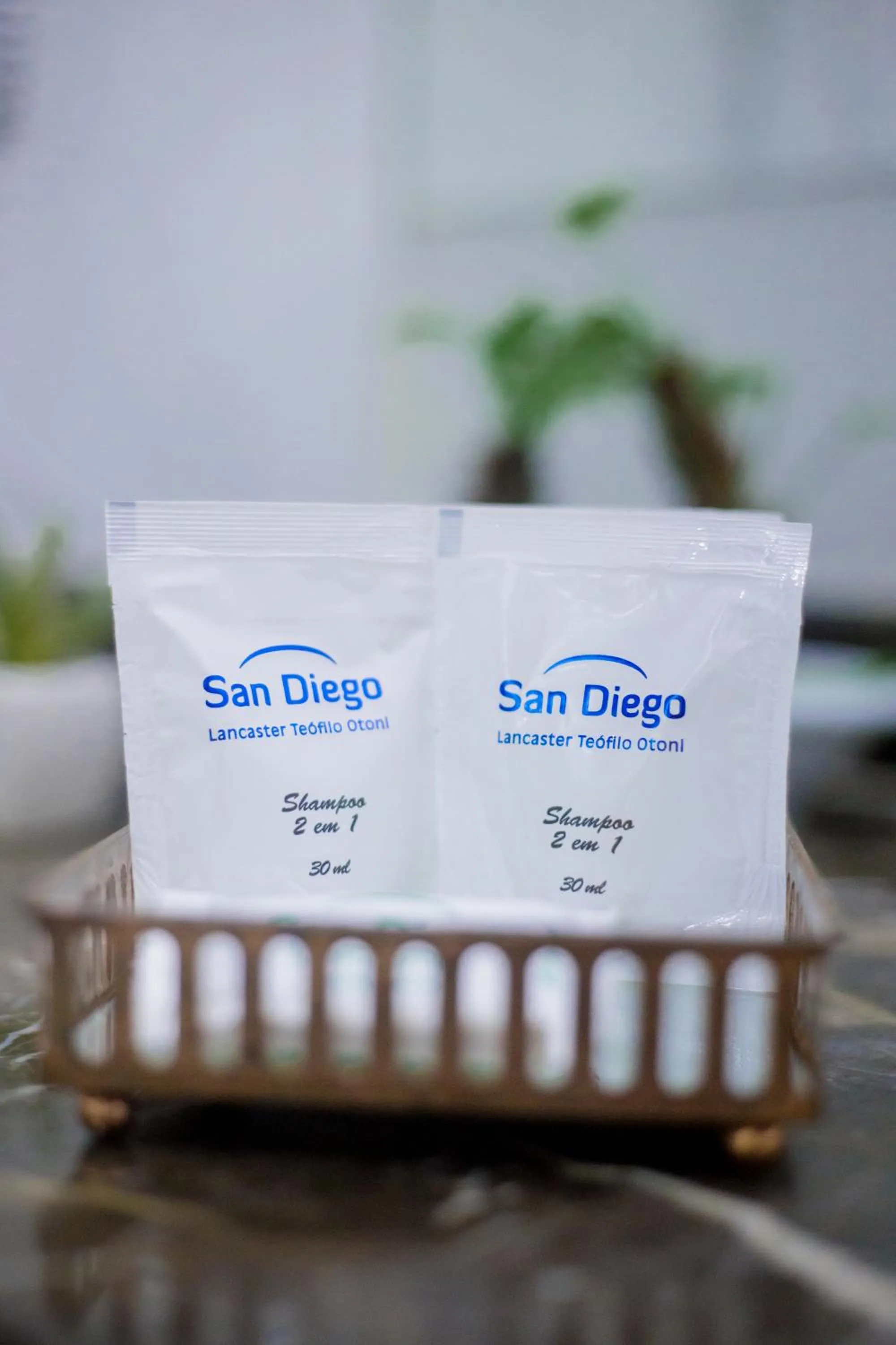 Bathroom in San Diego Lancaster Teófilo Otoni