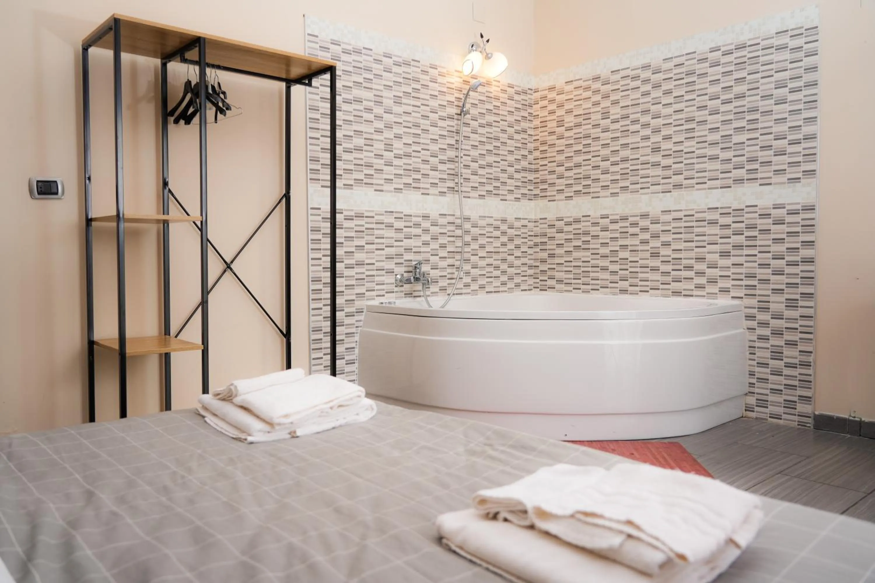 Bath, Bed in B&B Paradise