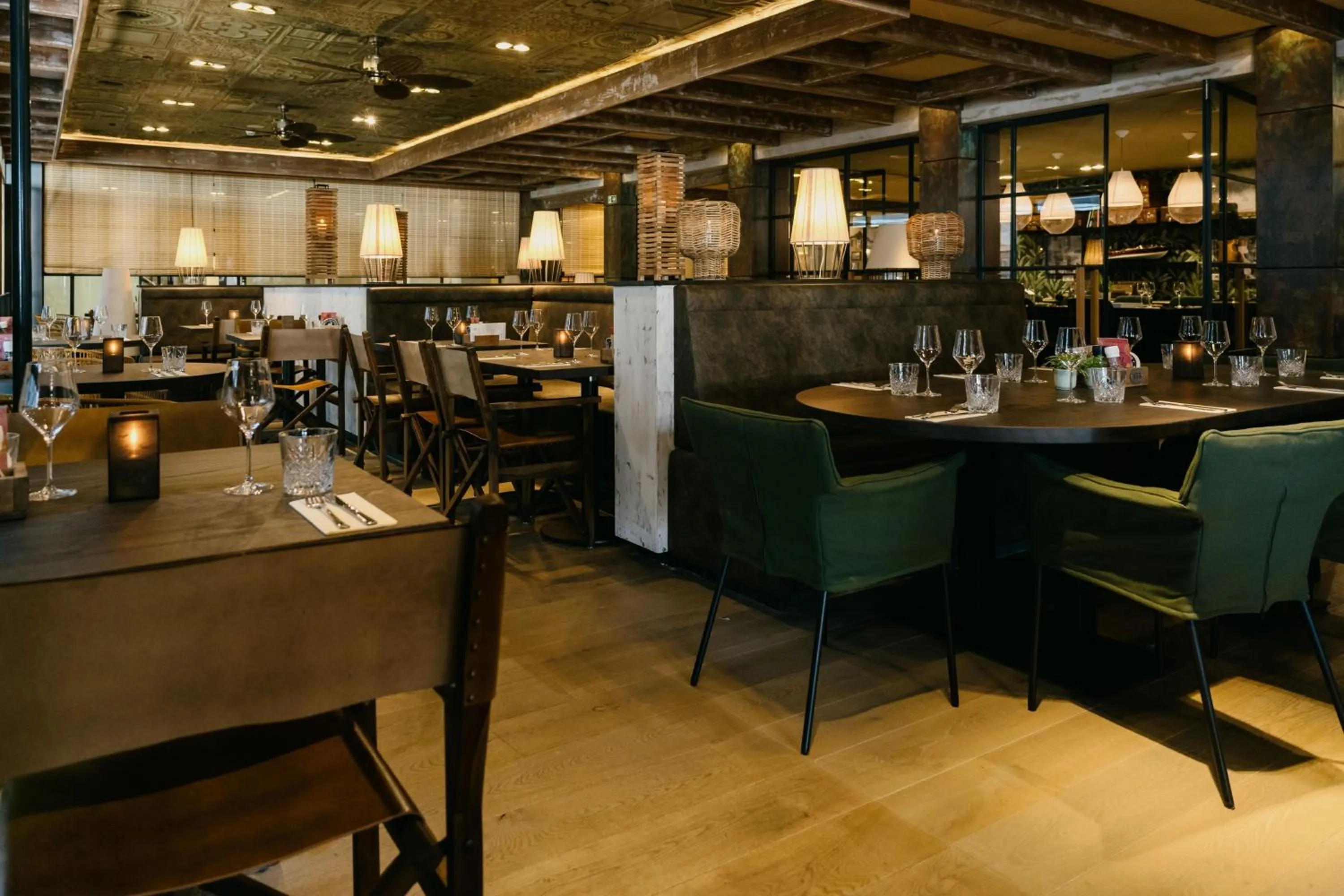 Restaurant/places to eat in Element Amsterdam