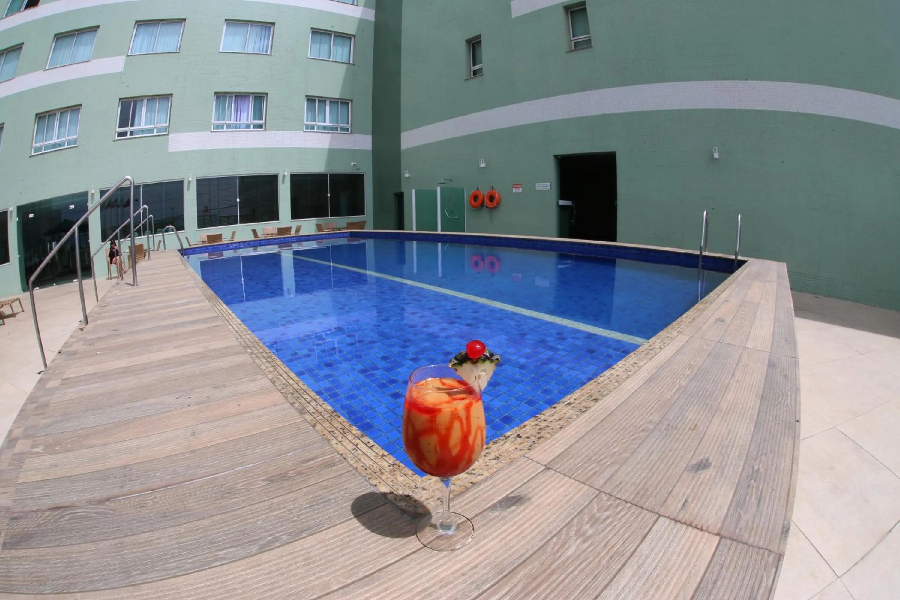 Swimming pool in Real Classic Bahia Hotel