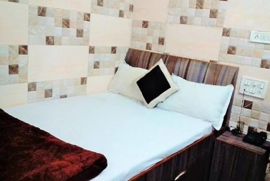 Ajanta Hotel 100 Mtrs Railway Station & 400 Mtrs Dargah